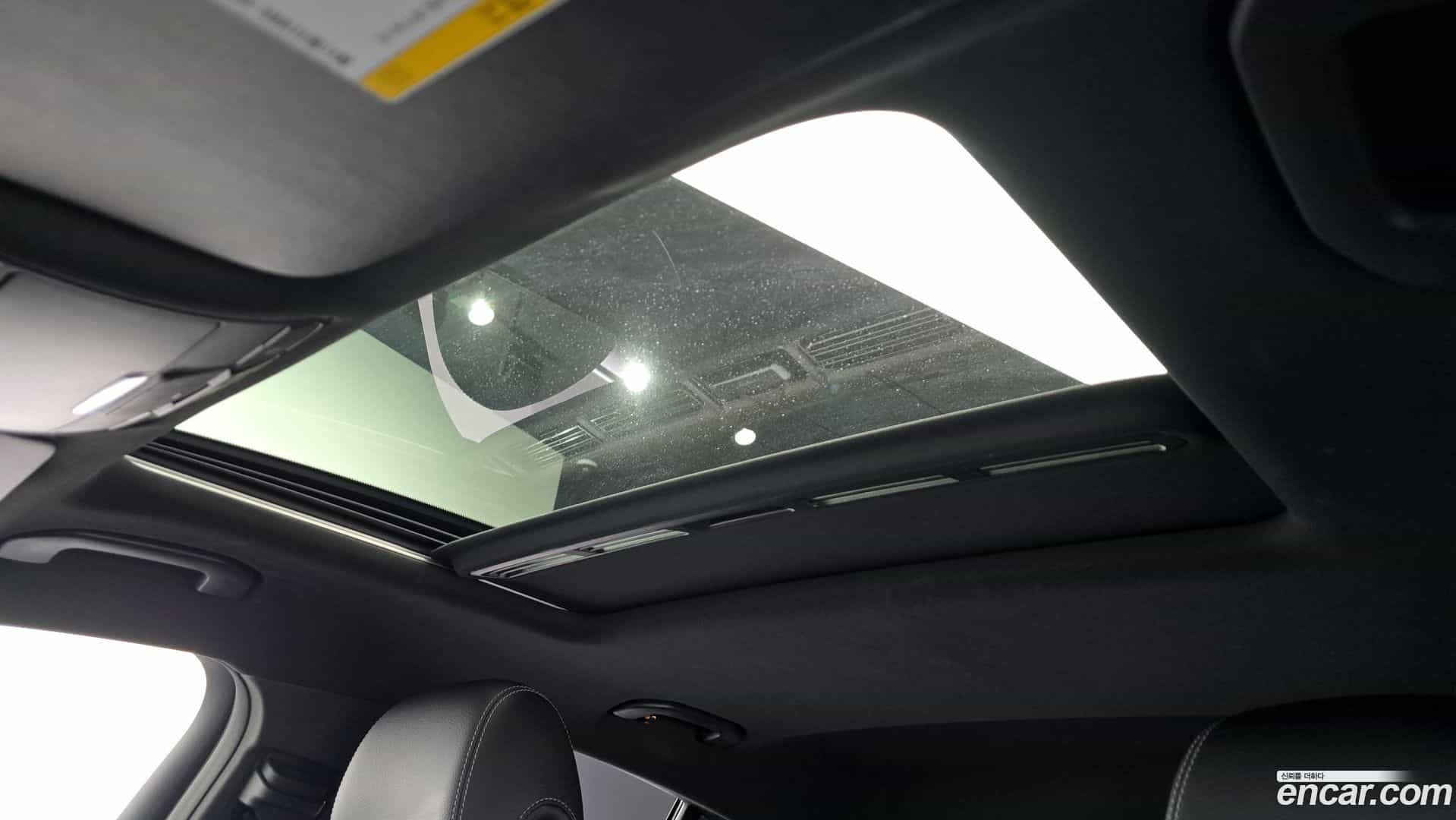 GLC-Class Mercedes-Benz 2019.5-OPTION-022