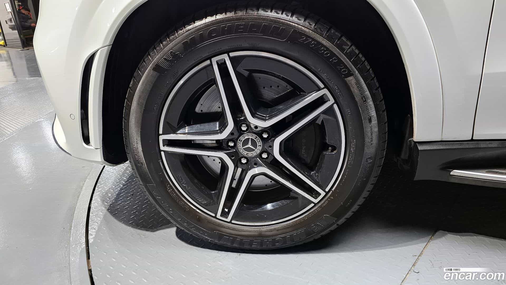 GLE-Class Mercedes-Benz 2021.1-OUTER-005