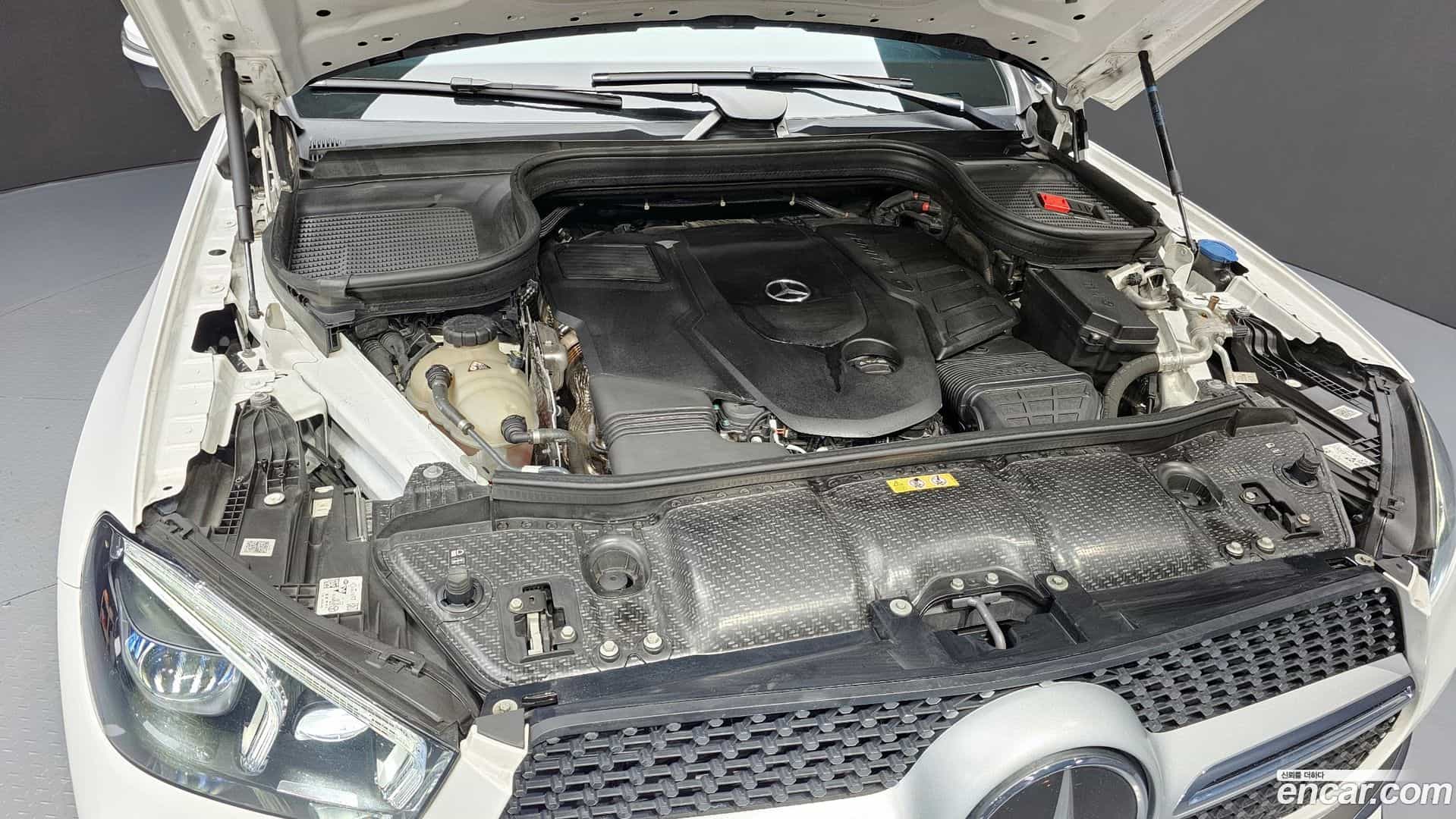 GLE-Class Mercedes-Benz 2021.1-INNER-006