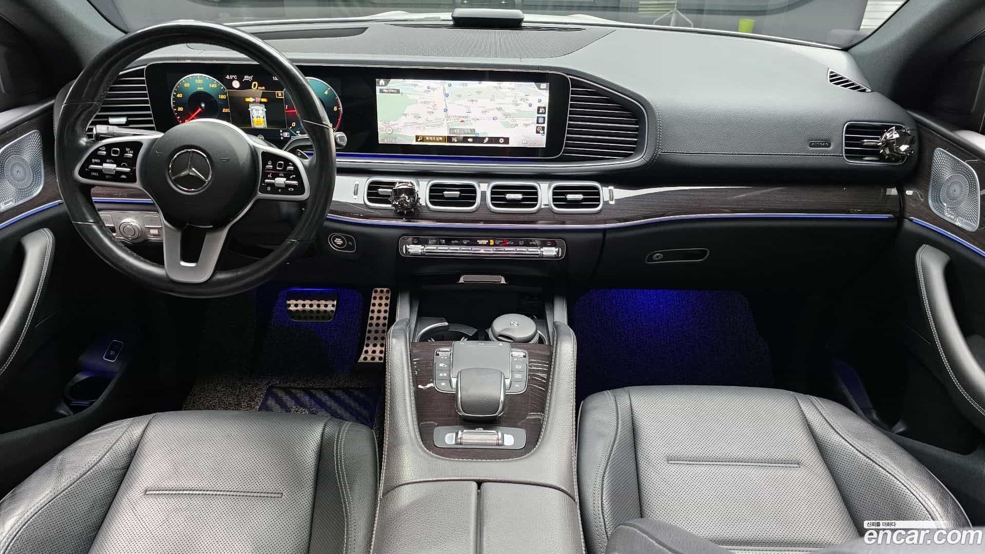 GLE-Class Mercedes-Benz 2021.1-INNER-007