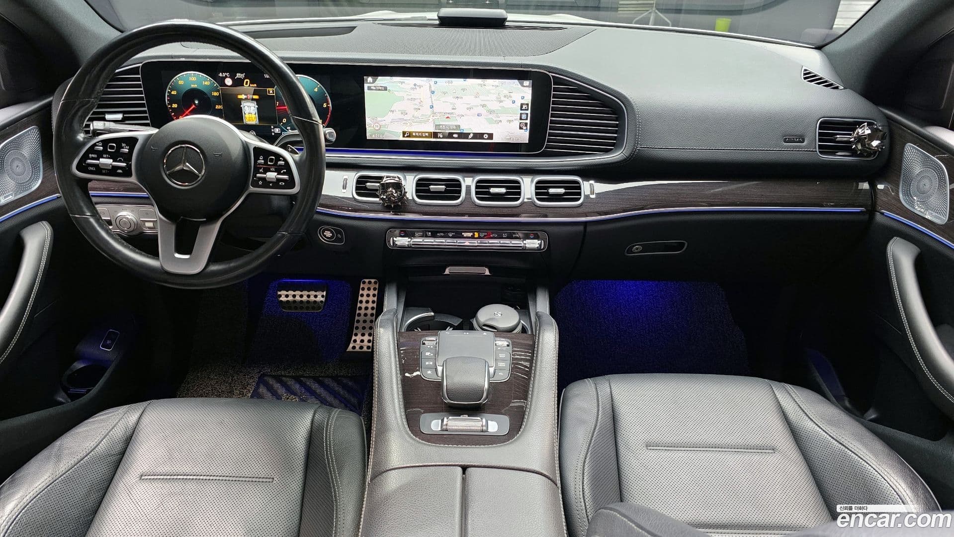 Main__Slider__Photo:GLE-Class Mercedes-Benz 2021.1-6