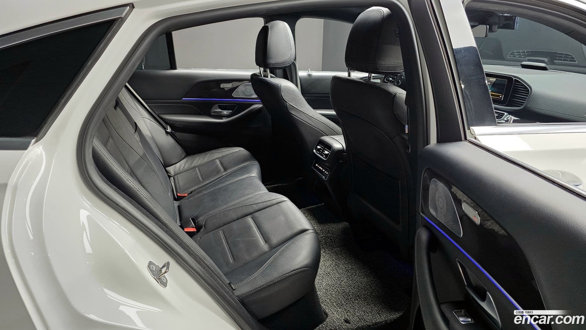 Main__Slider__Photo:GLE-Class Mercedes-Benz 2021.1-11