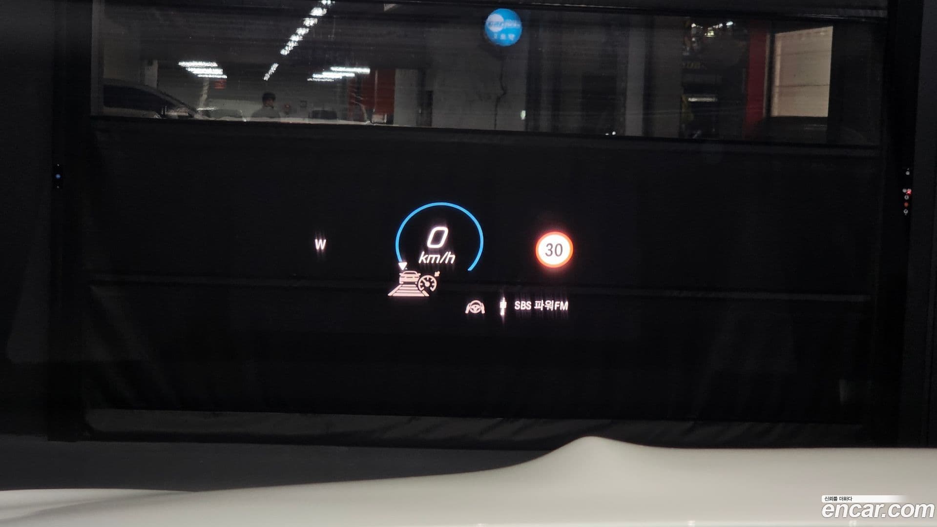 Main__Slider__Photo:GLE-Class Mercedes-Benz 2021.1-16