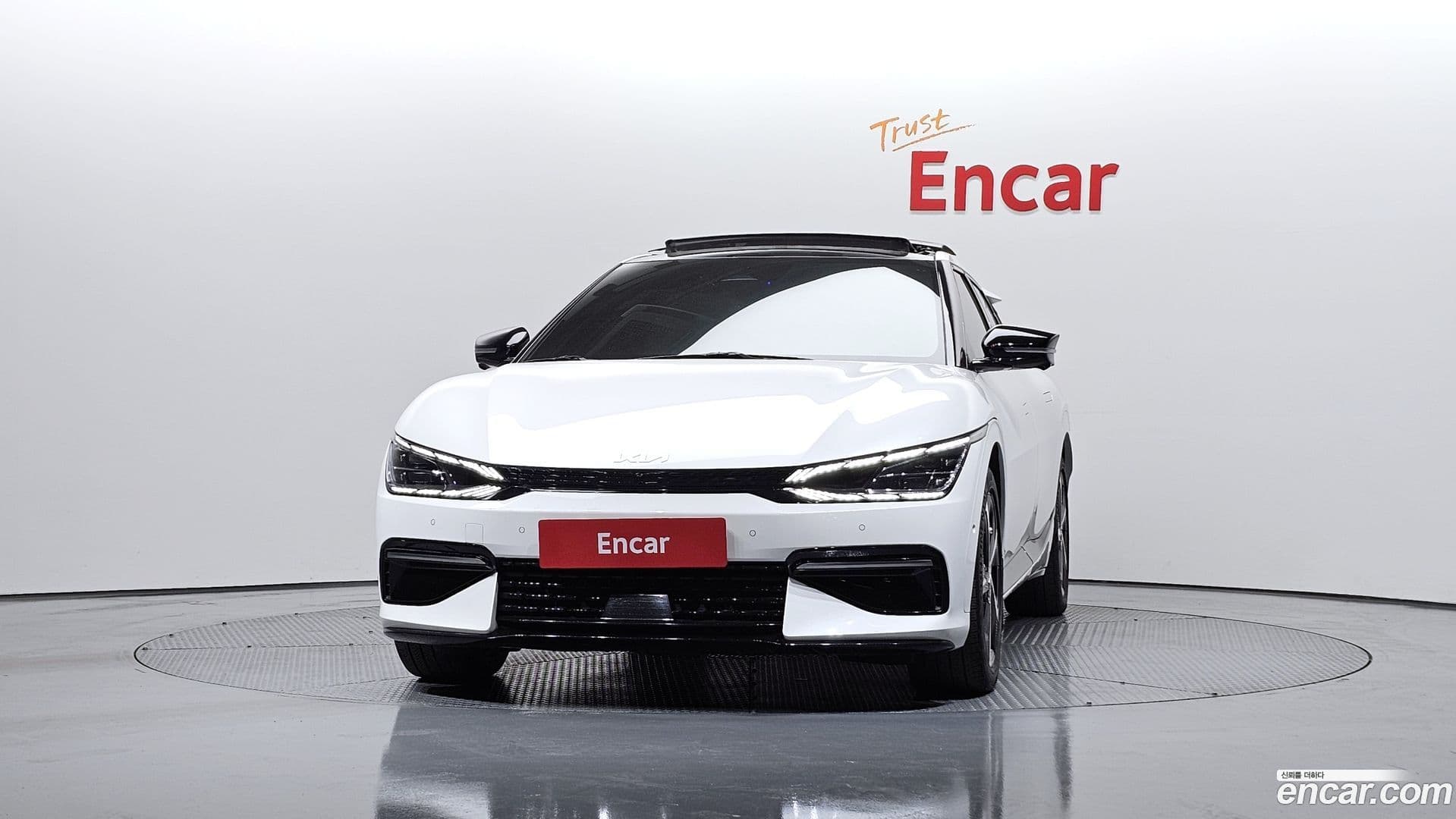 Main__Slider__Photo:EV6 Kia 2023.2-2