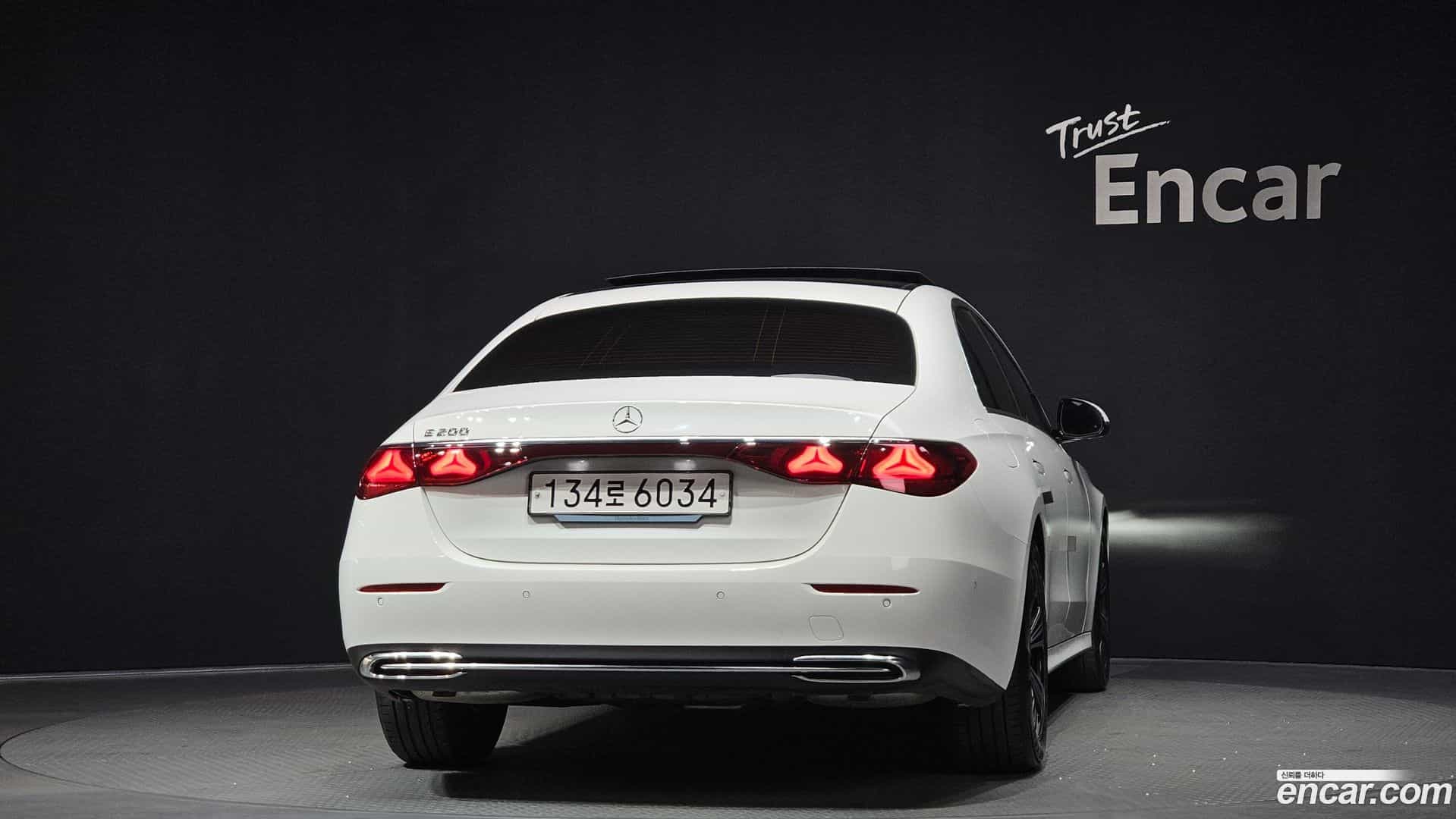 E-Class Mercedes-Benz 2024.8-OUTER-004