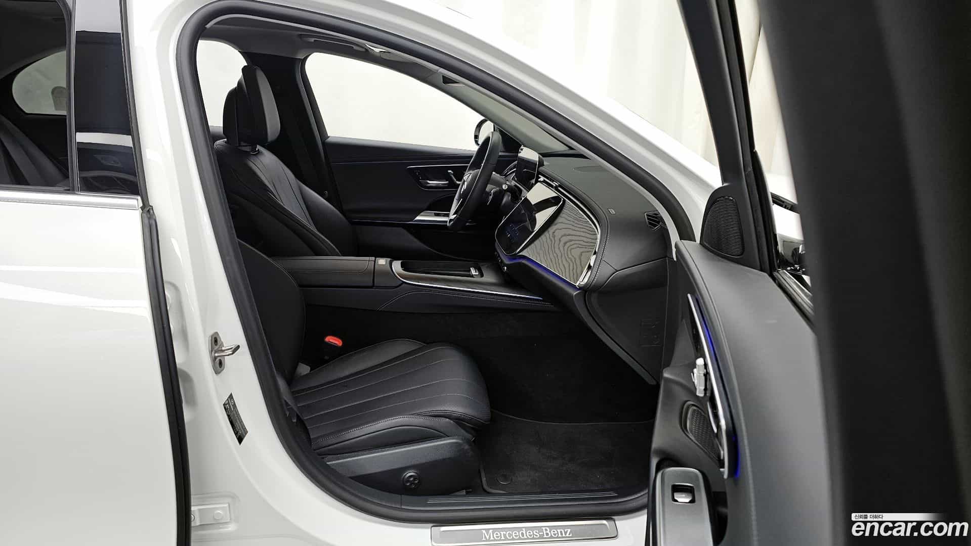 E-Class Mercedes-Benz 2024.8-OPTION-015