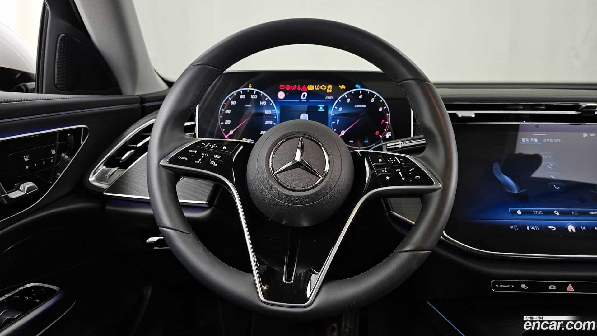 E-Class Mercedes-Benz 2024.8-OPTION-017