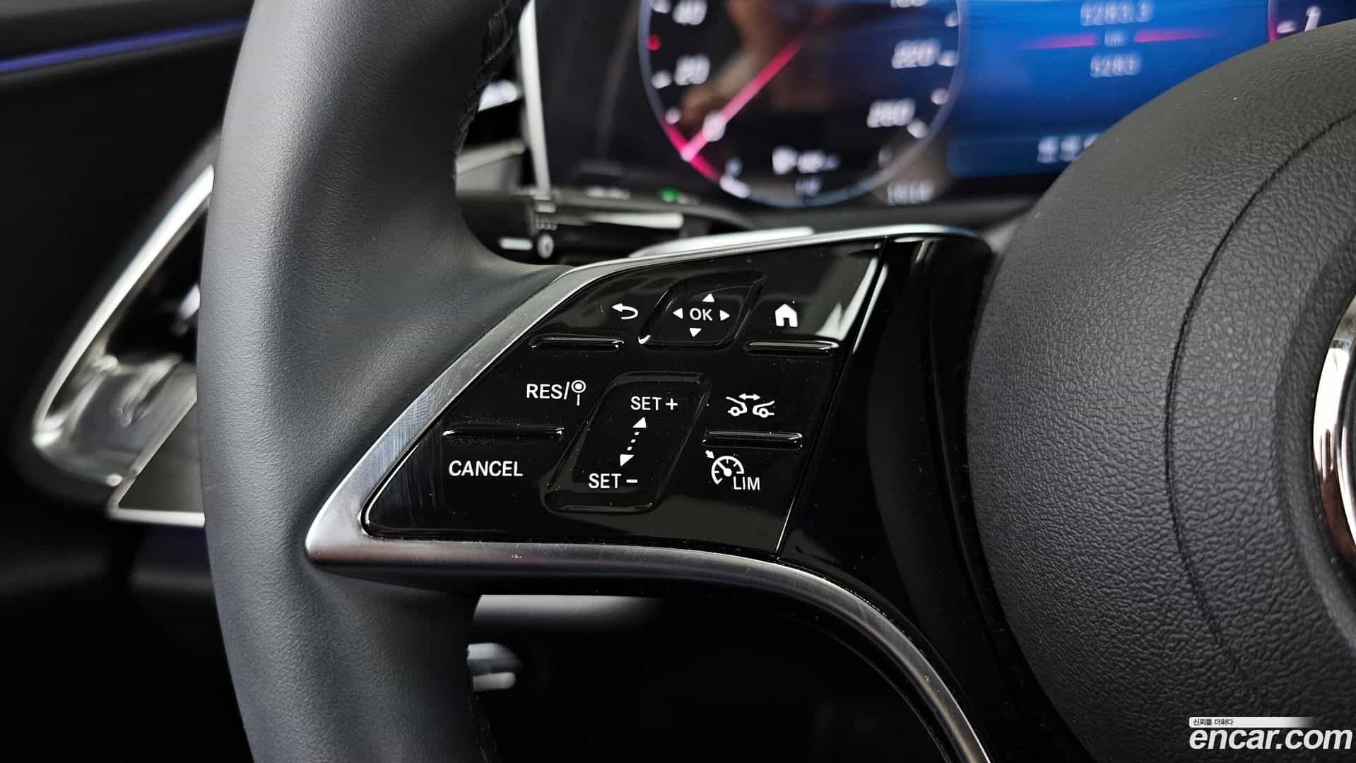 E-Class Mercedes-Benz 2024.8-OPTION-021