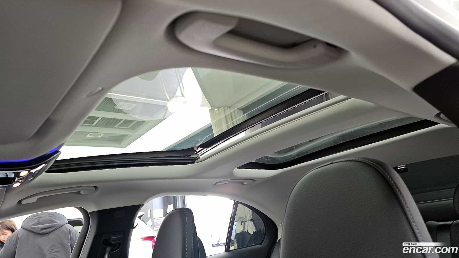 E-Class Mercedes-Benz 2024.8-OPTION-022