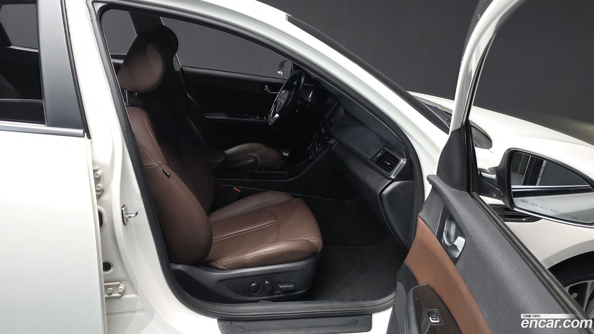 Main__Slider__Photo:K5 Kia 2015.7-10