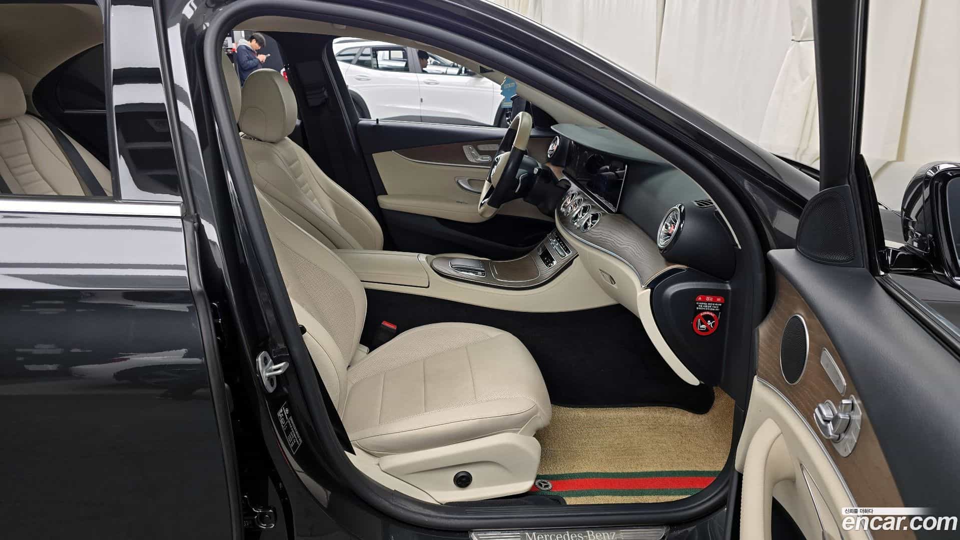 E-Class Mercedes-Benz 2021.2-OPTION-015