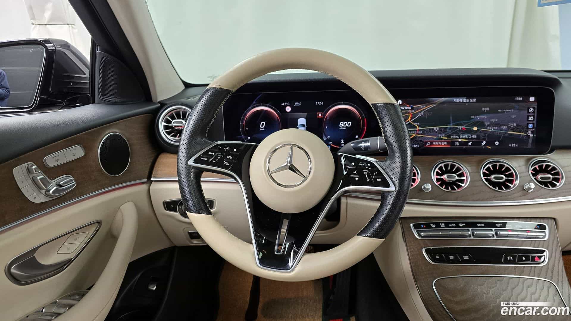 E-Class Mercedes-Benz 2021.2-OPTION-017