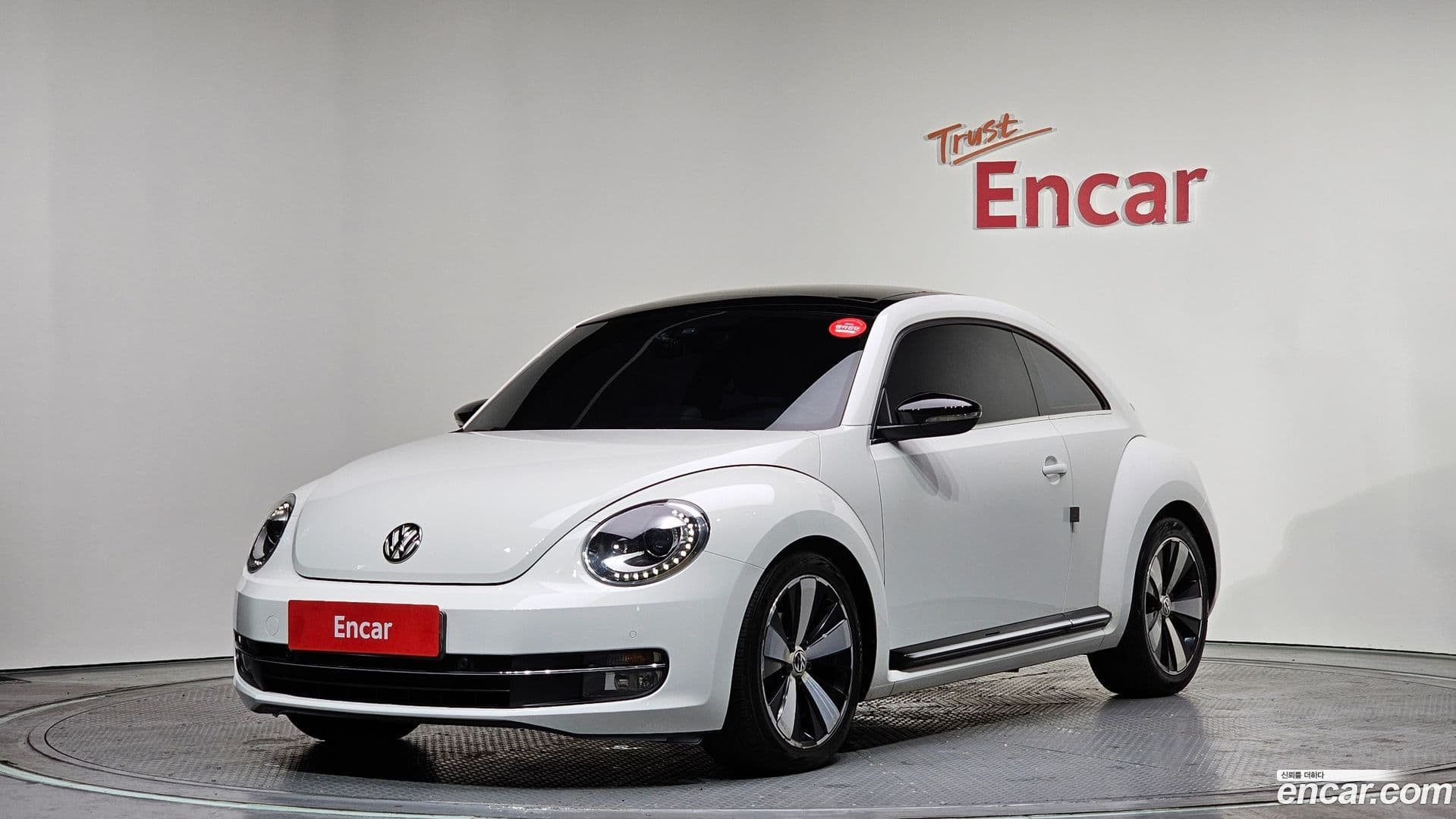 Main__Slider__Photo:Beatle Volkswagen 2012.9-0