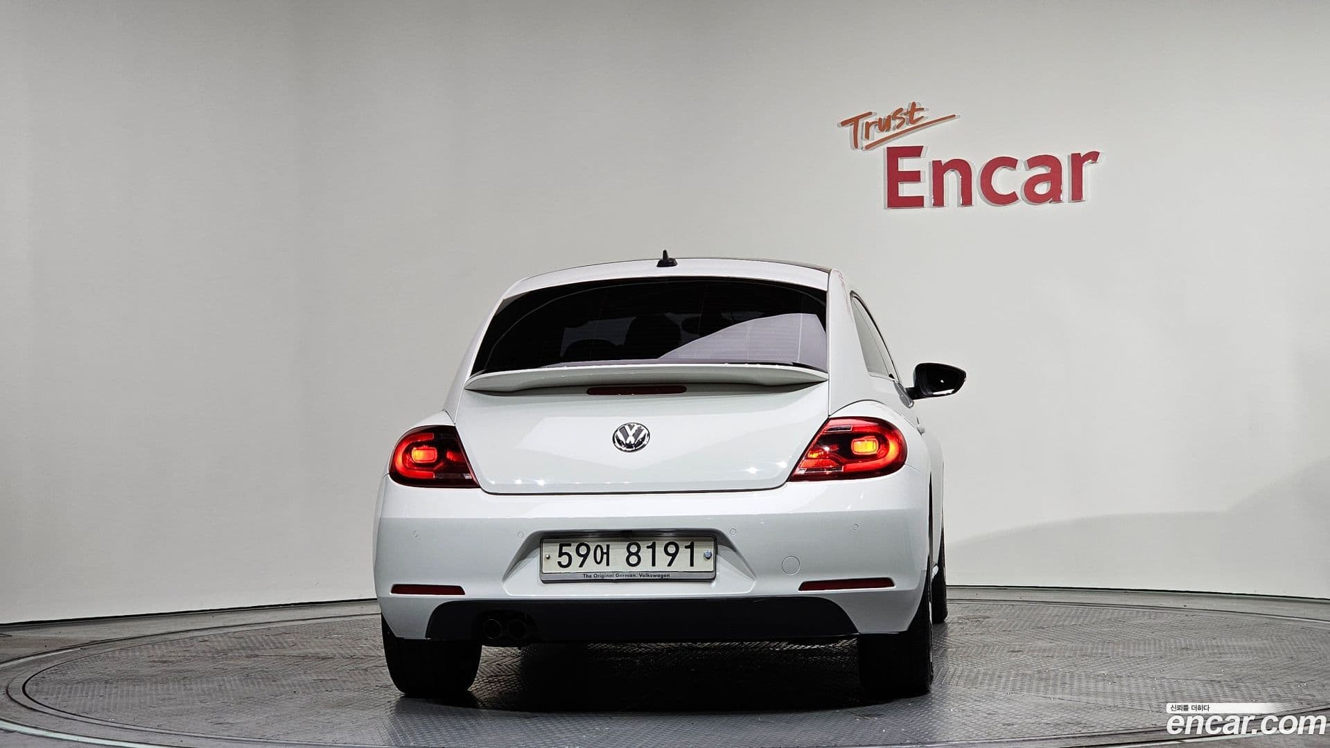 Main__Slider__Photo:Beatle Volkswagen 2012.9-3