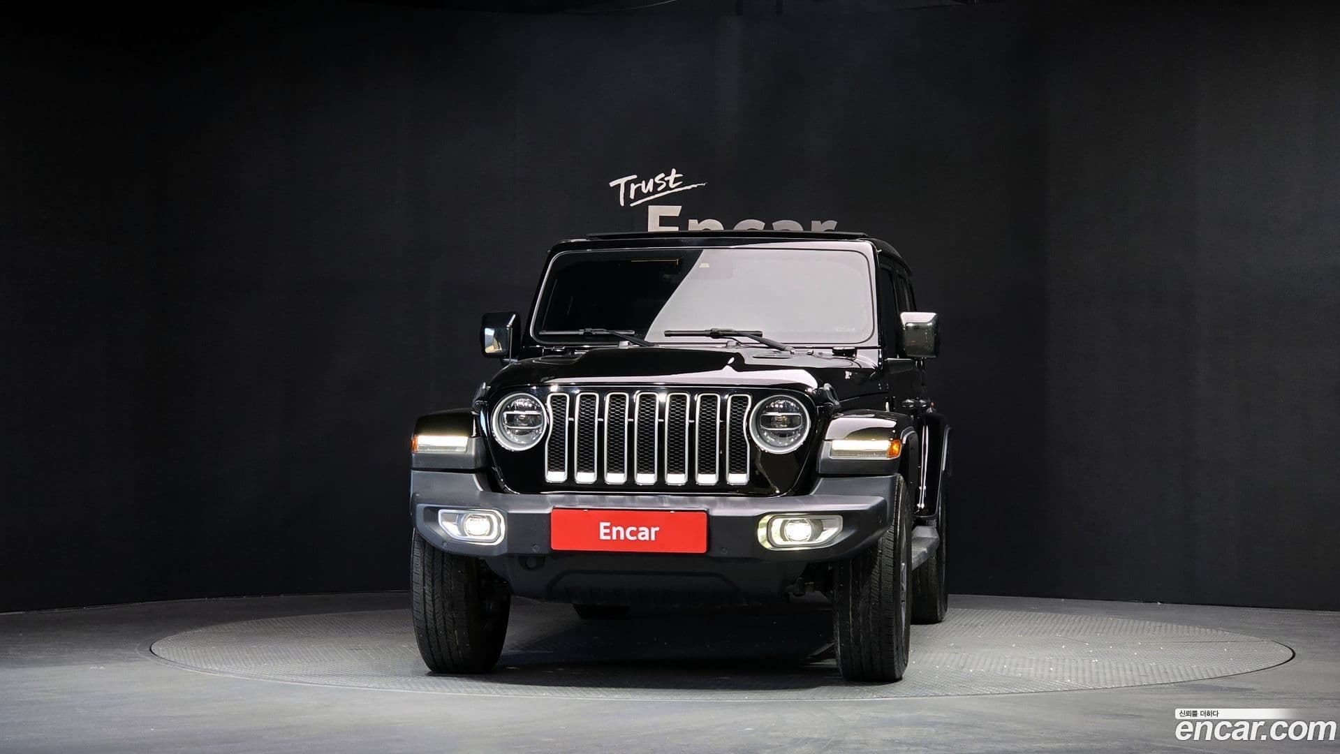 Main__Slider__Photo:Wrangler Jeep 2022.11-2