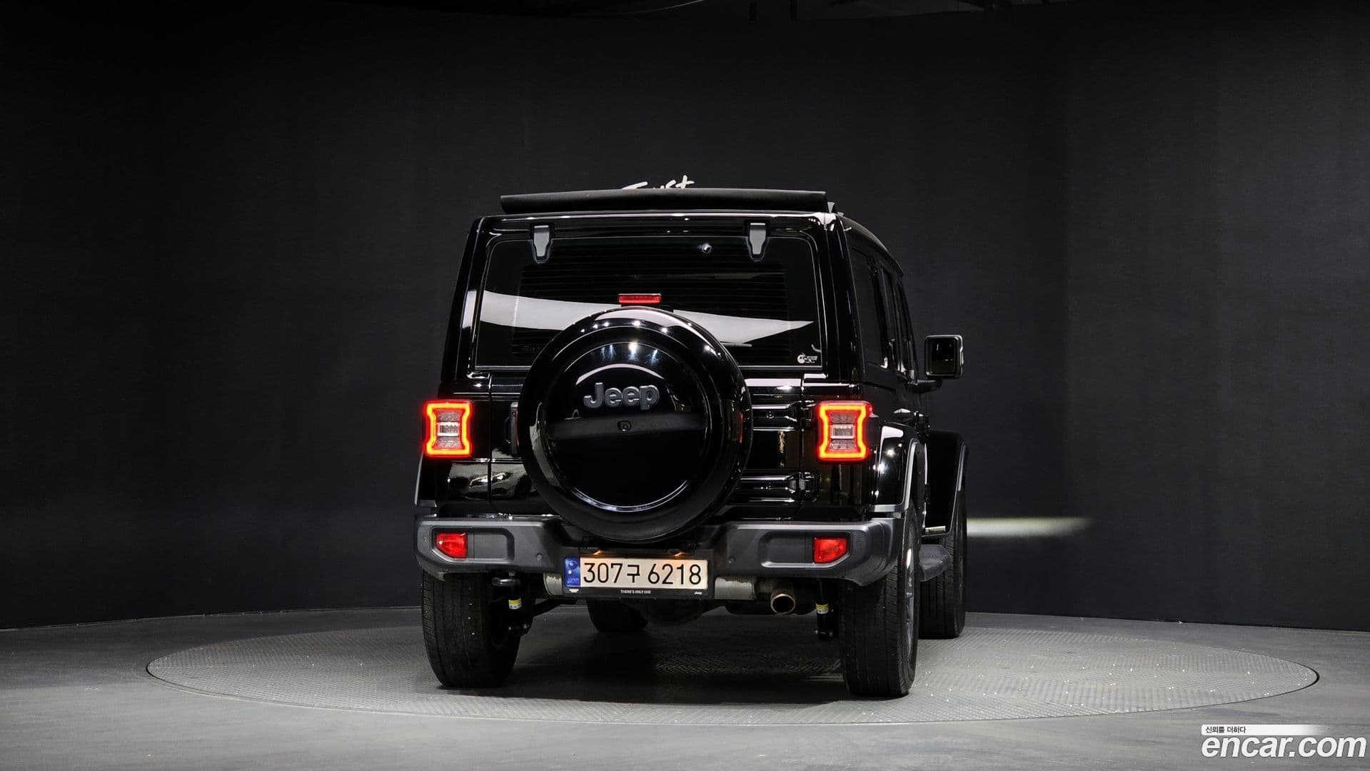 Main__Slider__Photo:Wrangler Jeep 2022.11-3