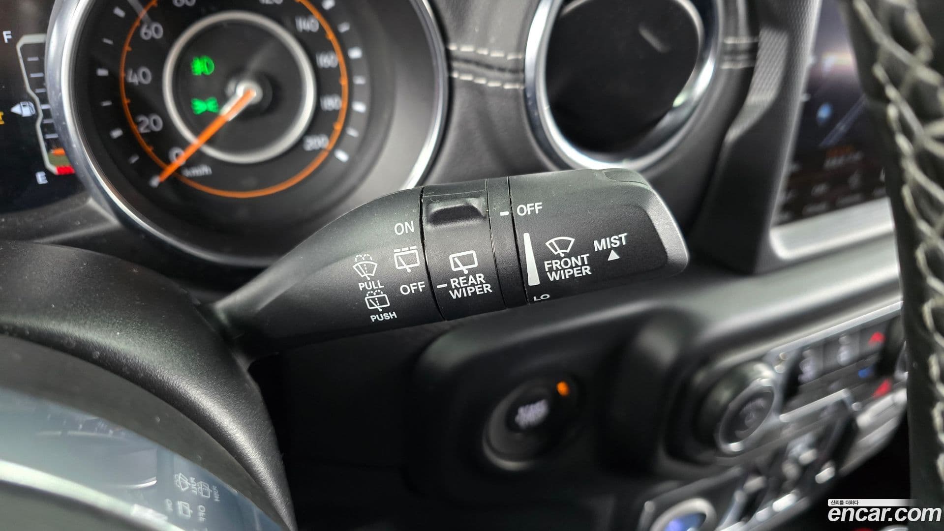 Main__Slider__Photo:Wrangler Jeep 2022.11-18