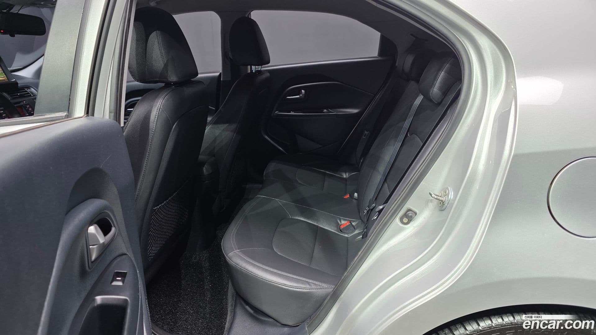 Main__Slider__Photo:pride Kia 2012.0-11