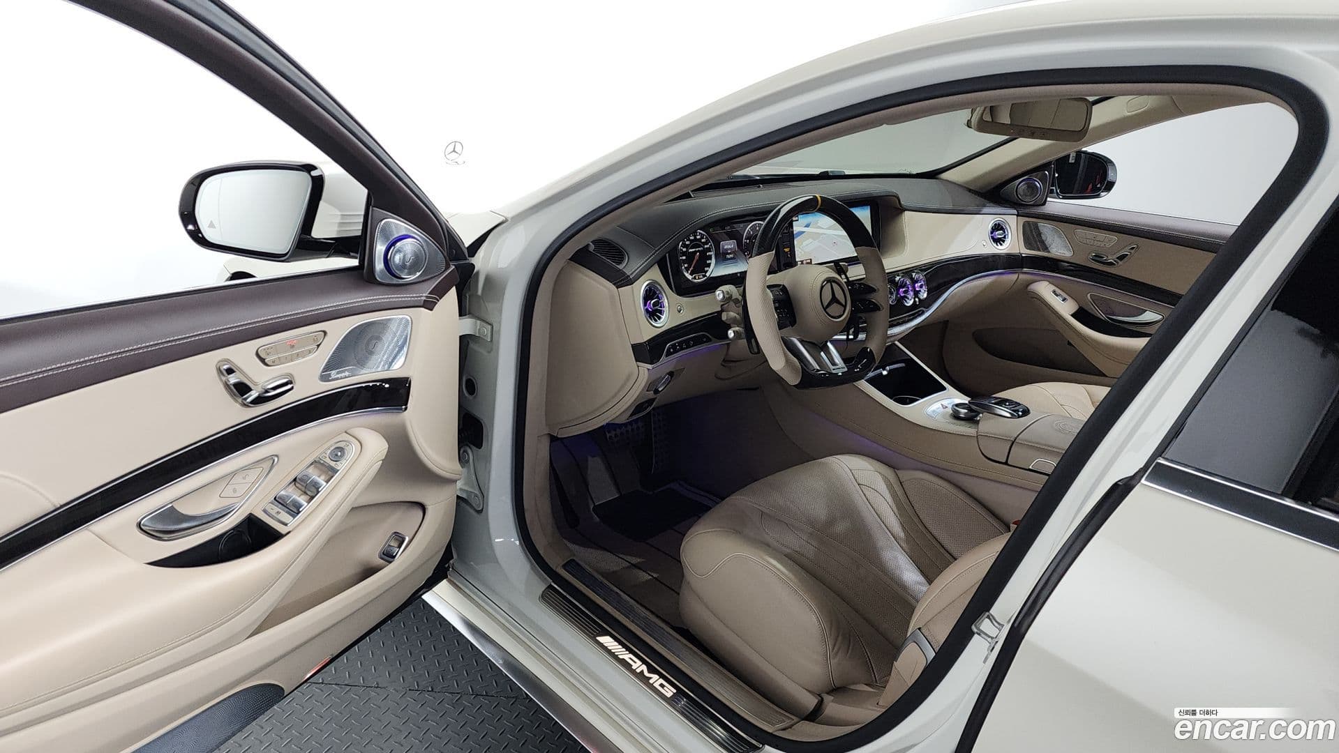 Main__Slider__Photo:S-Class Mercedes-Benz 2015.9-9
