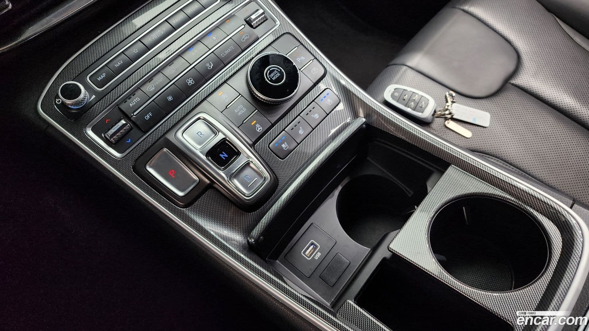 Main__Slider__Photo:Santafe Hyundai 2020.11-8