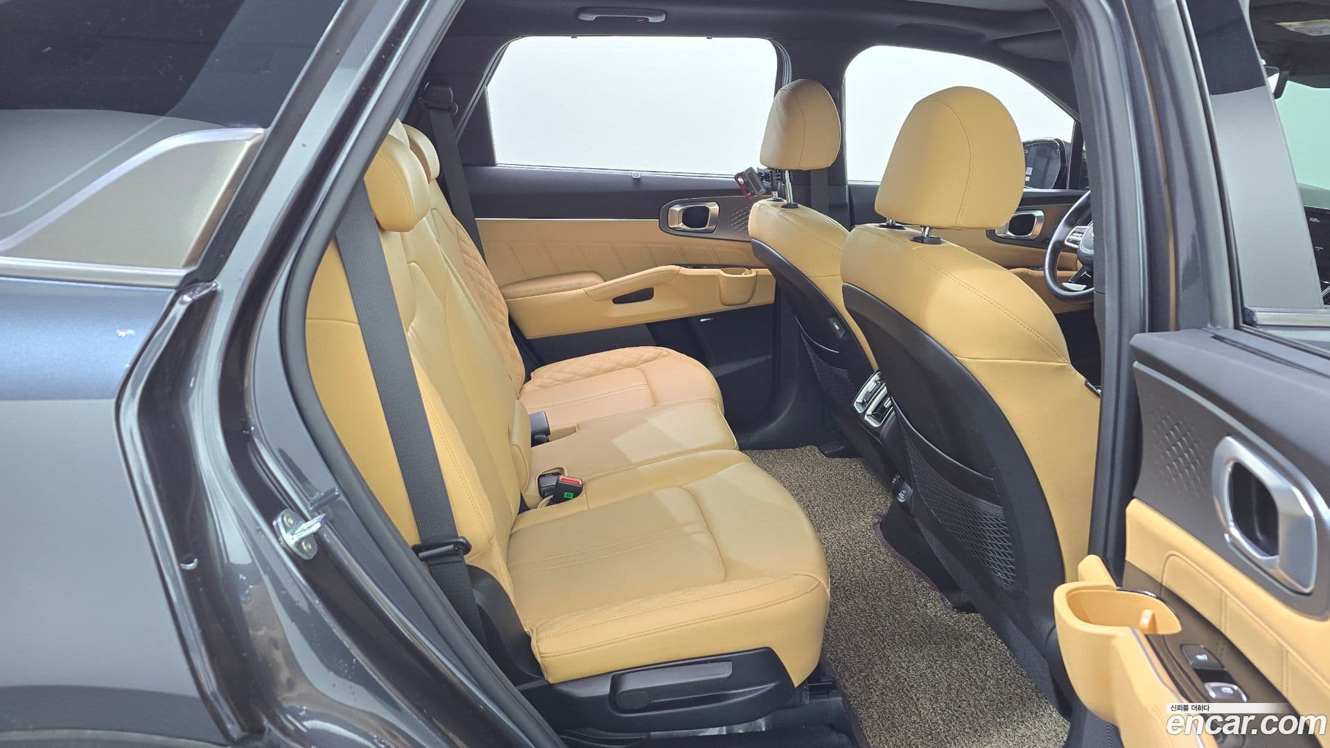 Main__Slider__Photo:Sorento Kia 2021.0-11