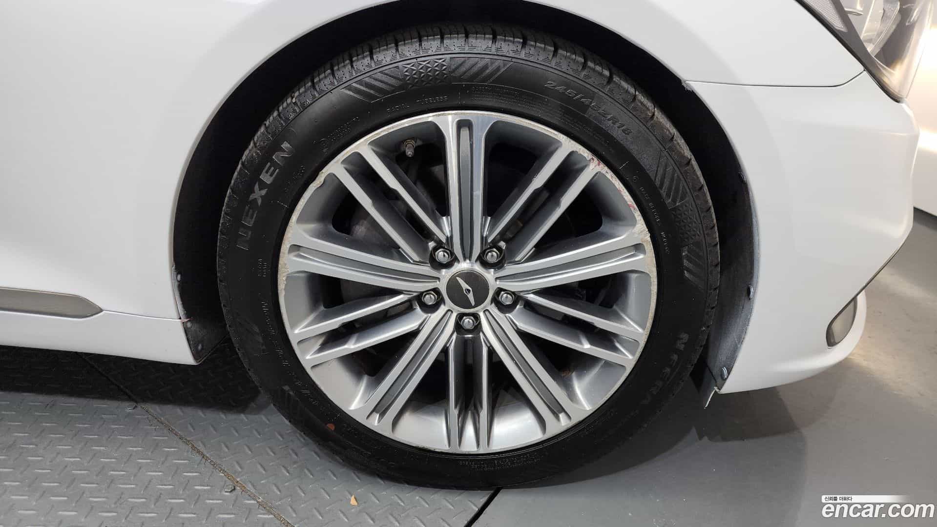 G80 Genesis 2018.0-OUTER-005