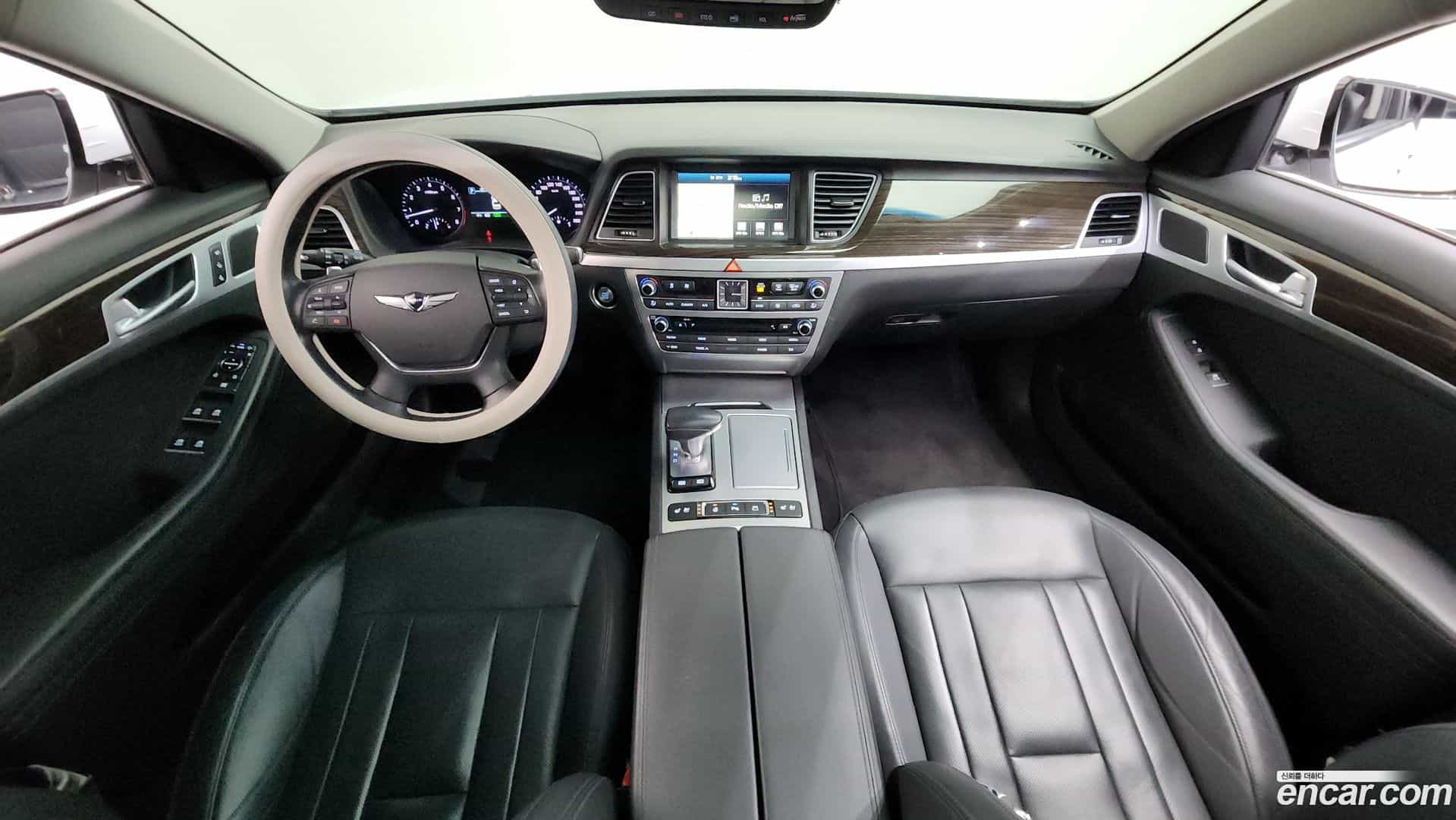 G80 Genesis 2018.0-INNER-007