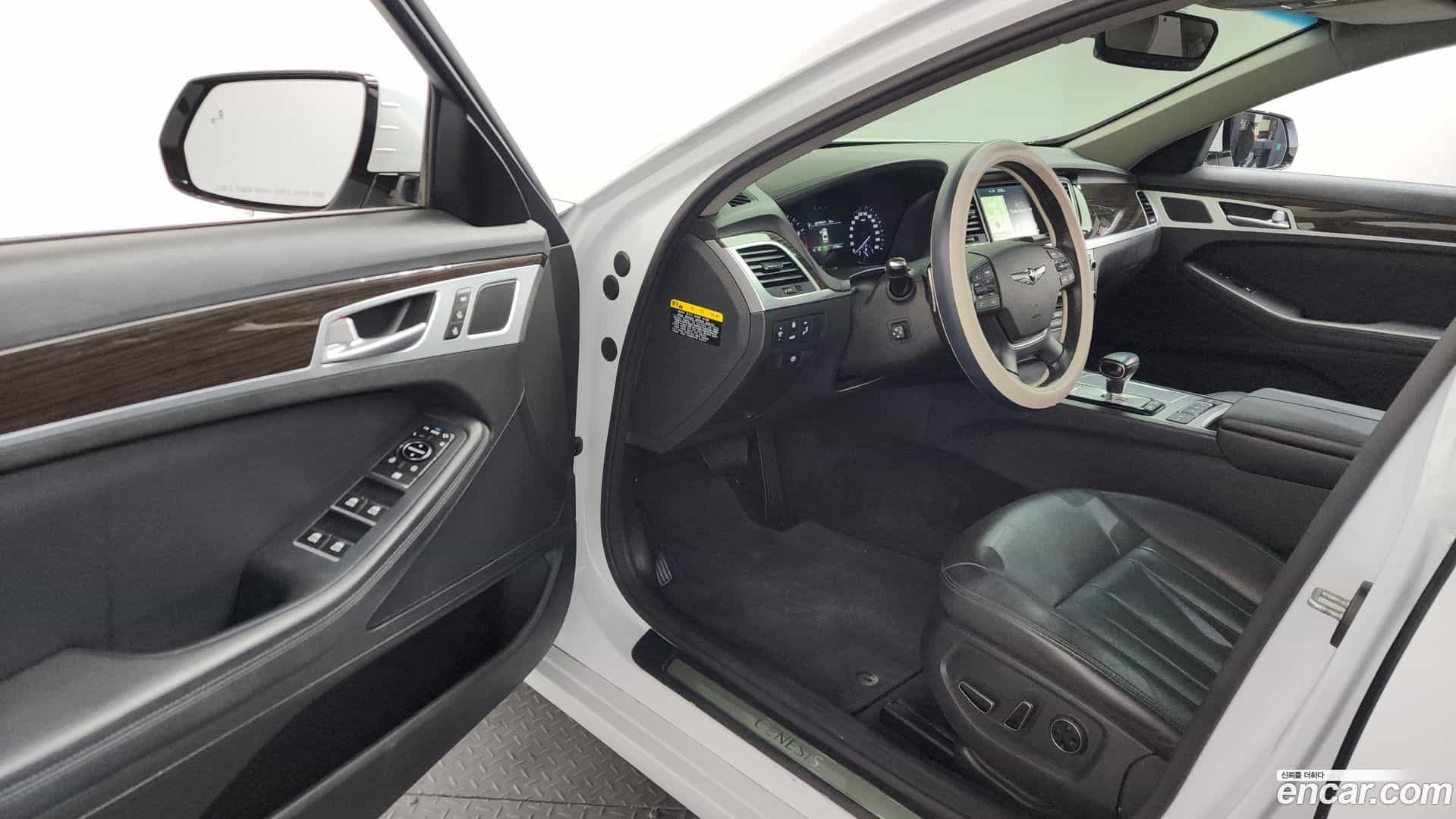 G80 Genesis 2018.0-INNER-010