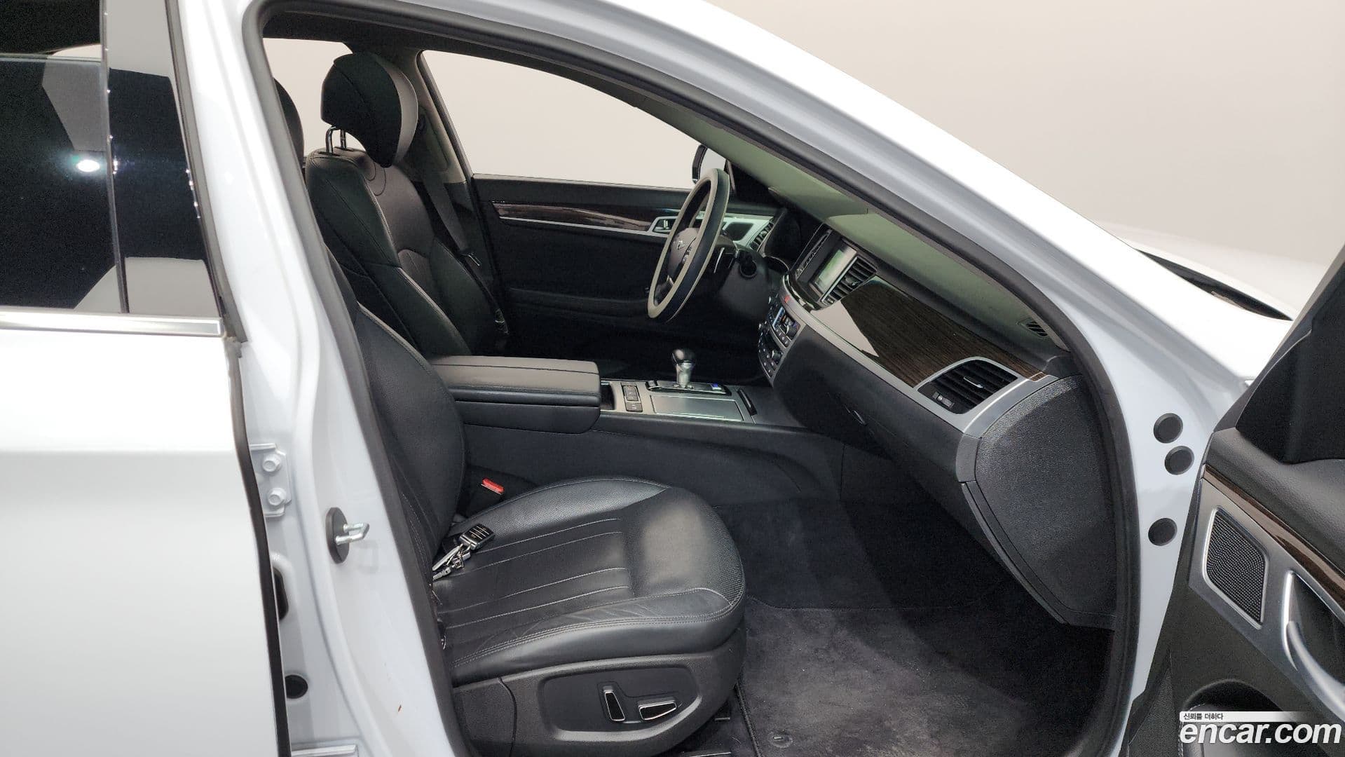 Main__Slider__Photo:G80 Genesis 2018.0-10