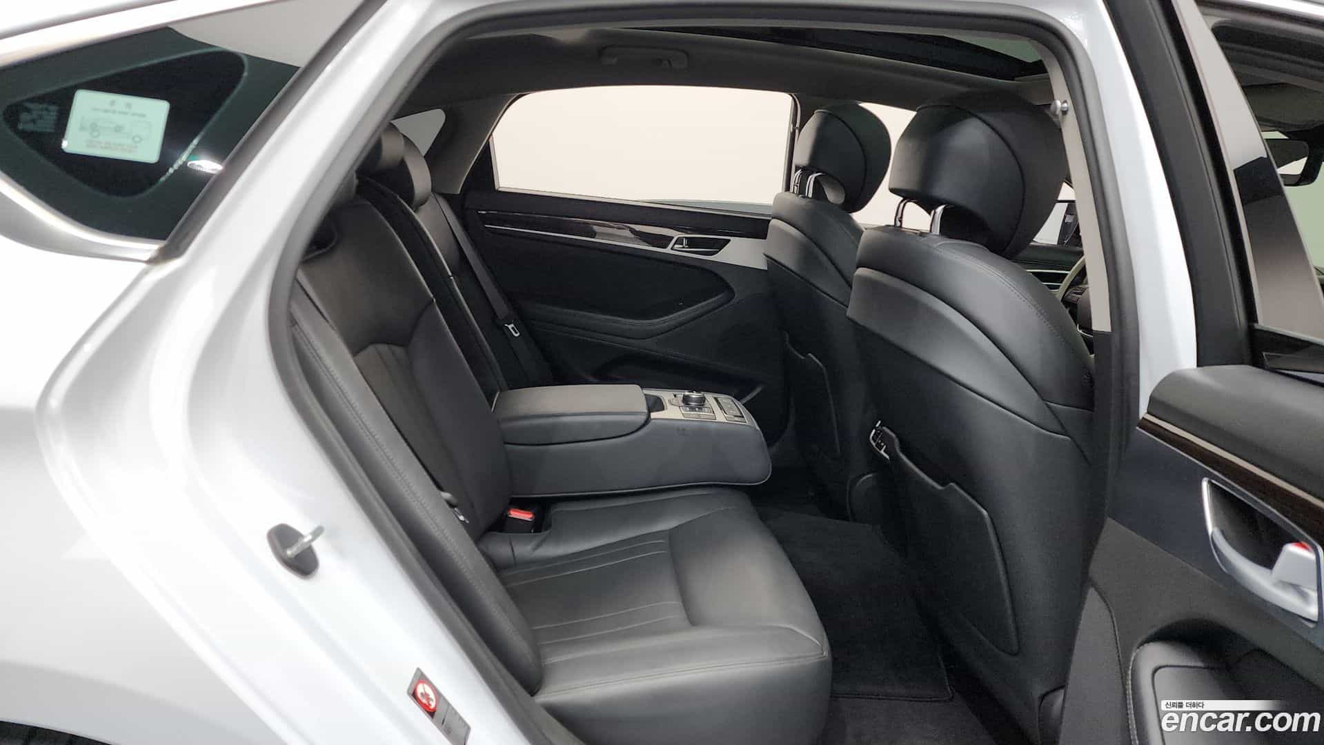 G80 Genesis 2018.0-OPTION-016