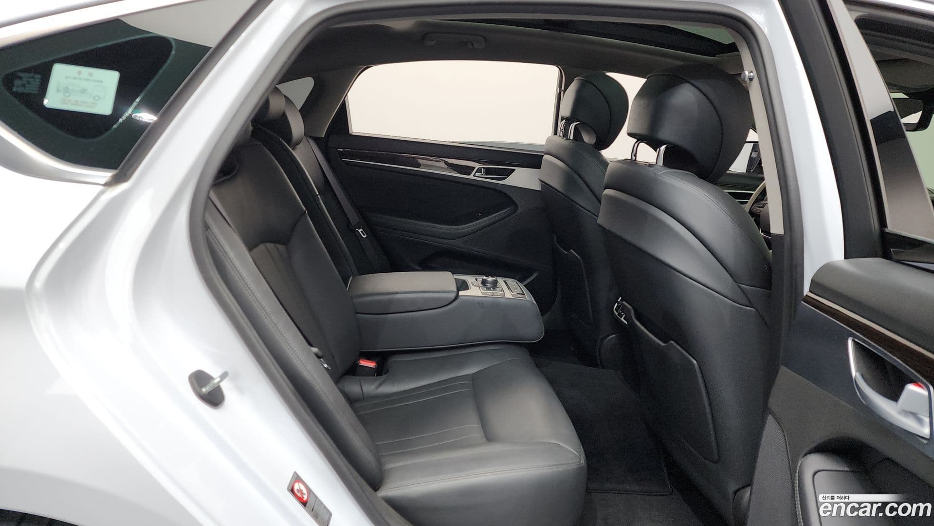 Main__Slider__Photo:G80 Genesis 2018.0-11