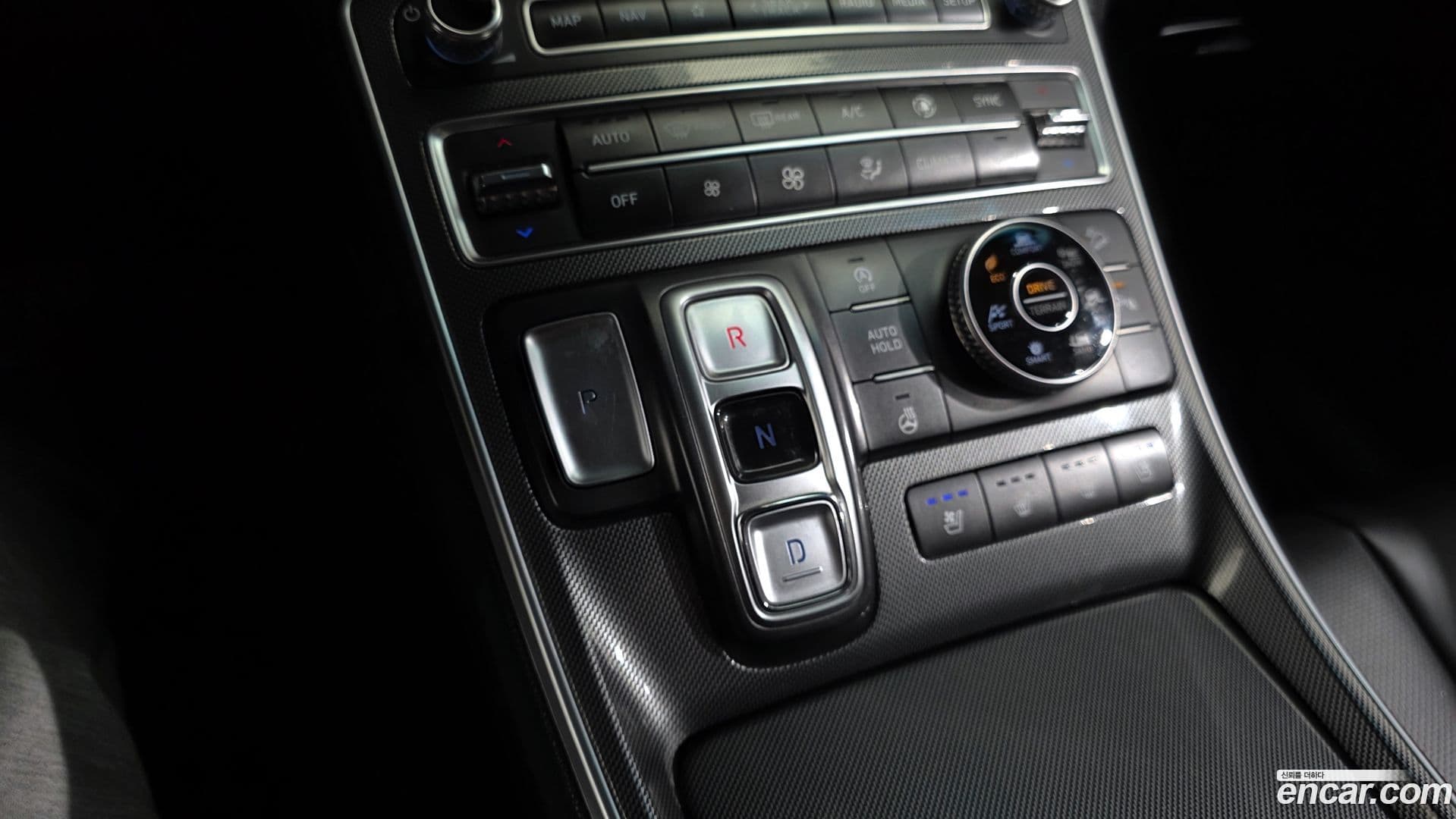 Main__Slider__Photo:Santafe Hyundai 2022.3-8