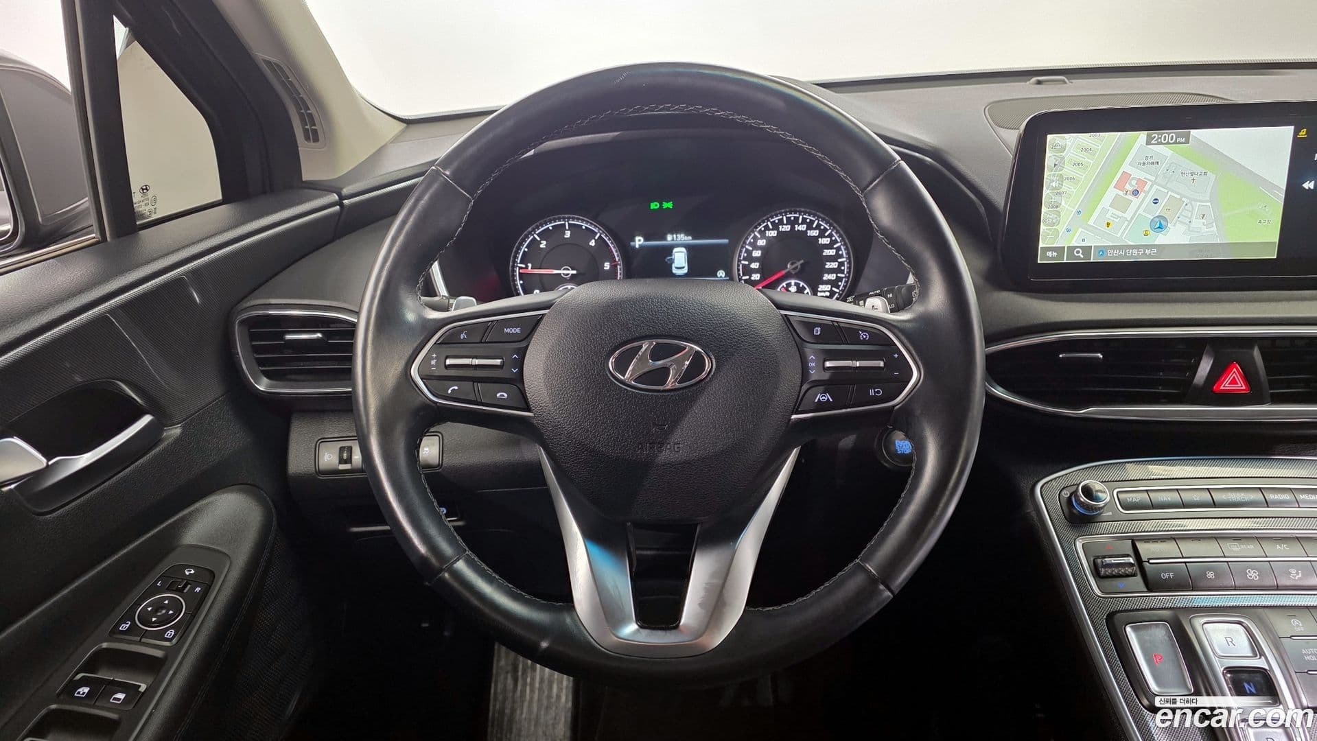 Main__Slider__Photo:Santafe Hyundai 2022.3-12