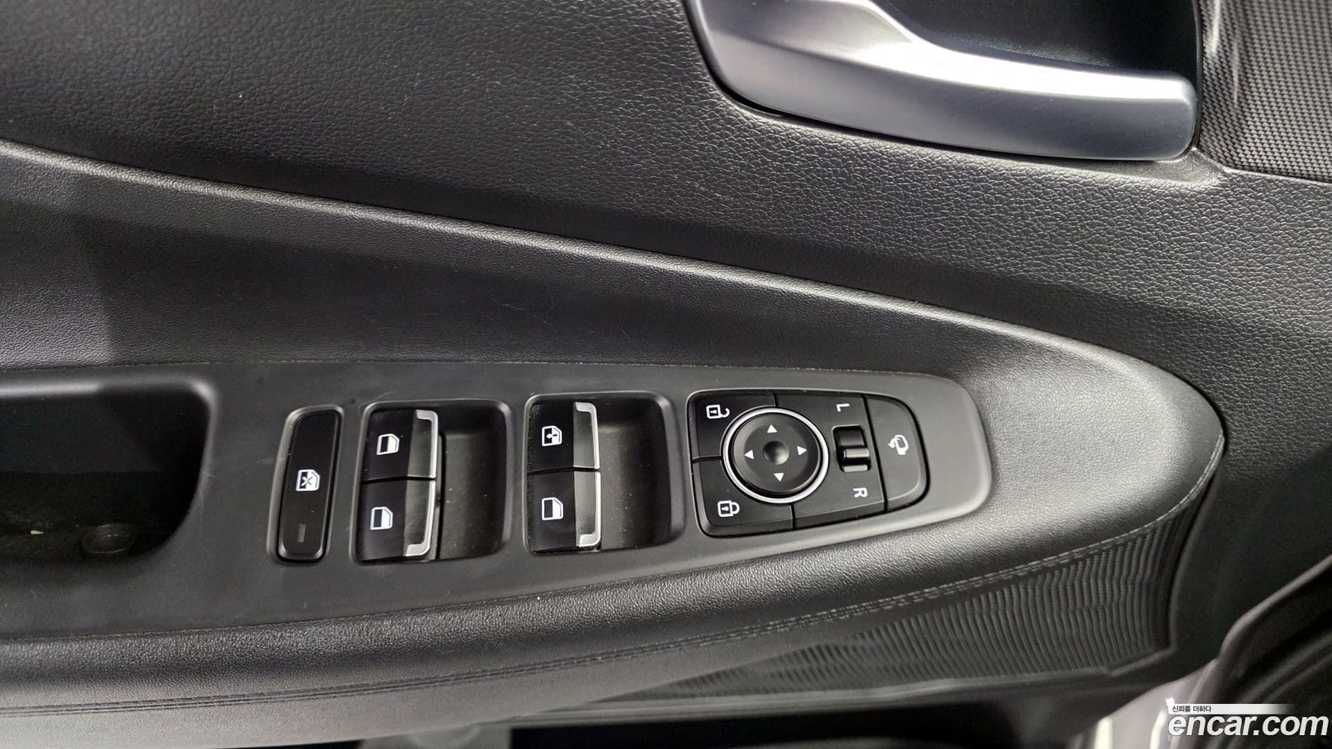 Main__Slider__Photo:Santafe Hyundai 2022.3-13