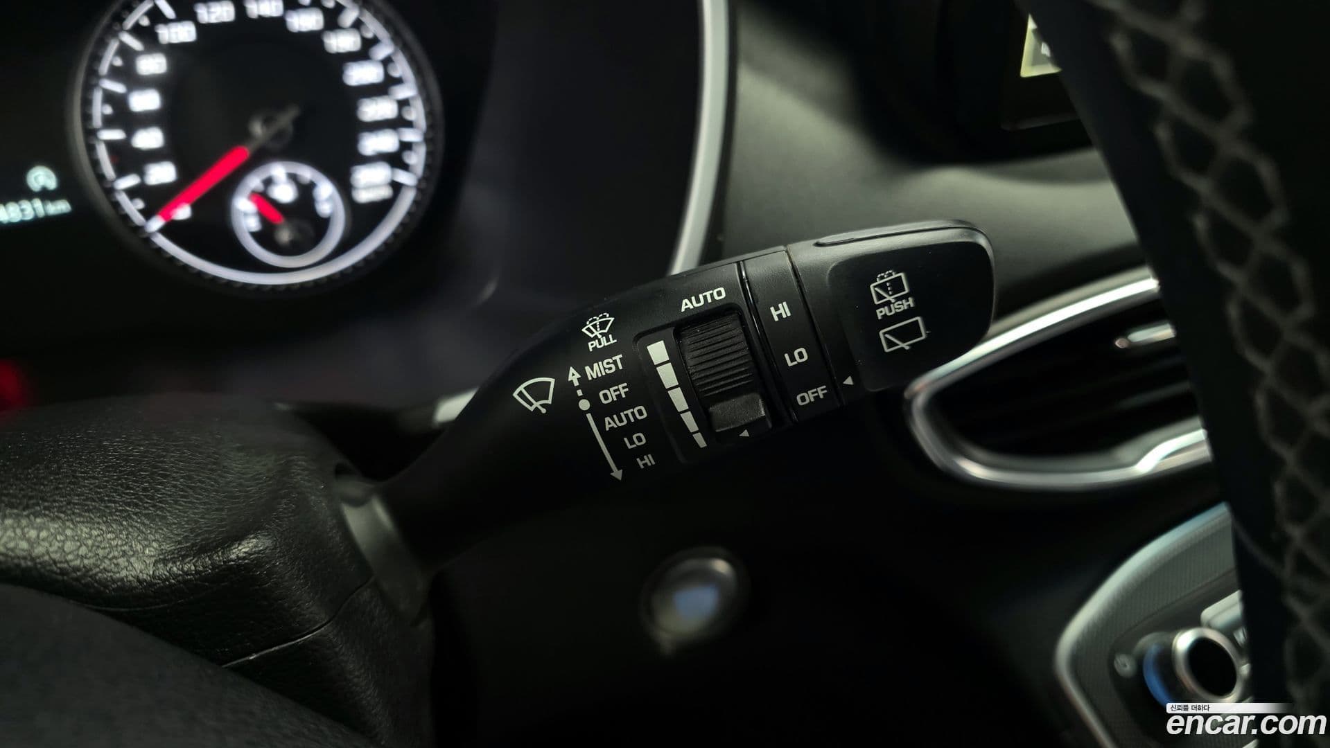 Main__Slider__Photo:Santafe Hyundai 2022.3-15