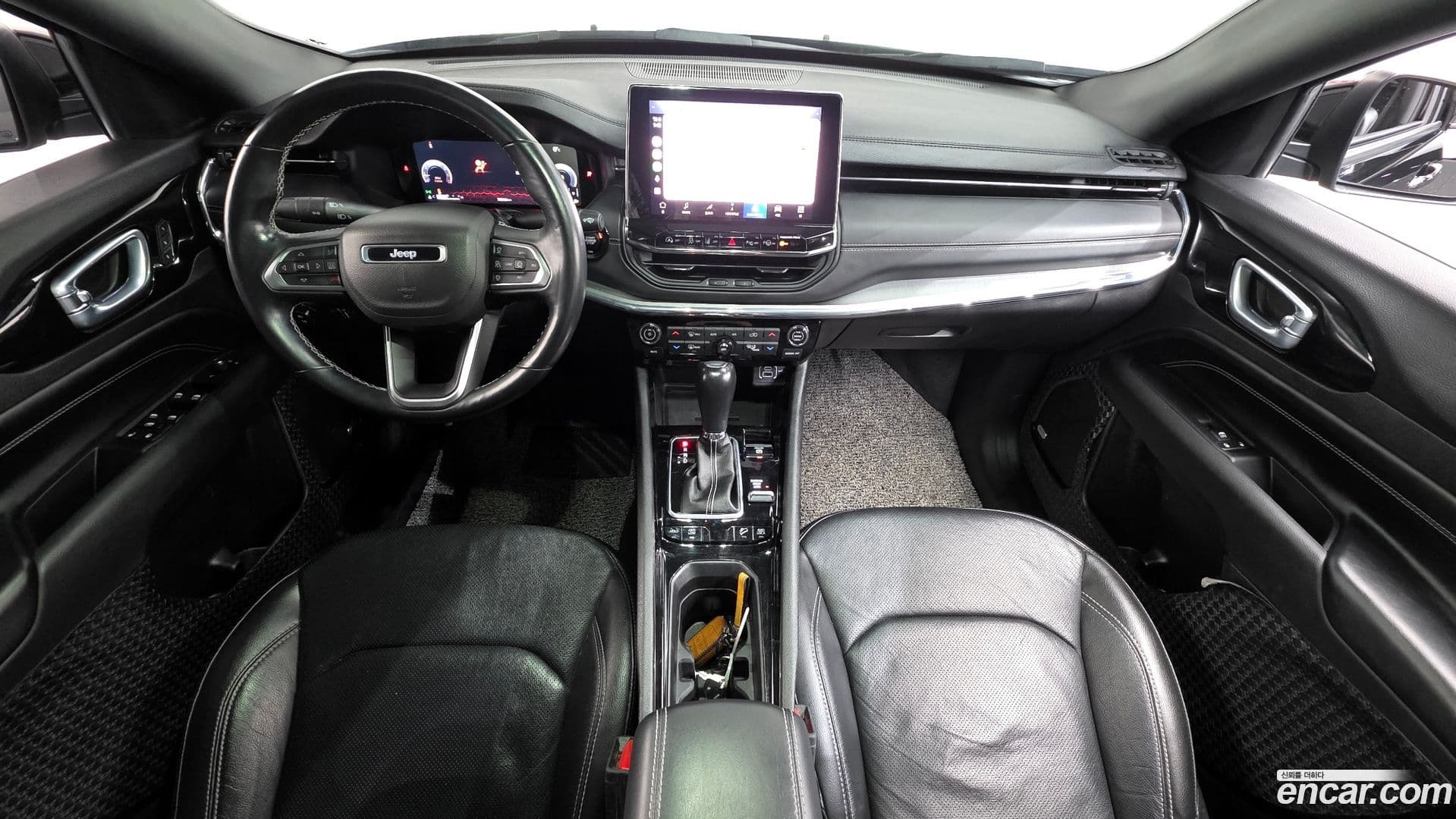 Main__Slider__Photo:Compass Jeep 2022.8-6