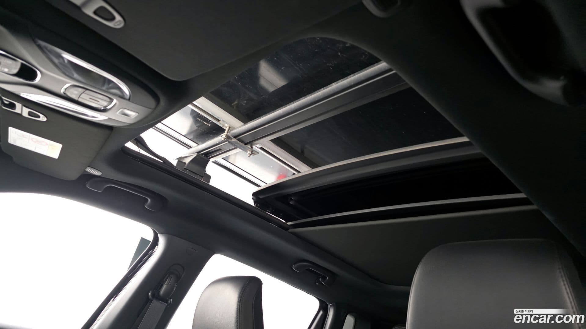 Main__Slider__Photo:Compass Jeep 2022.8-17