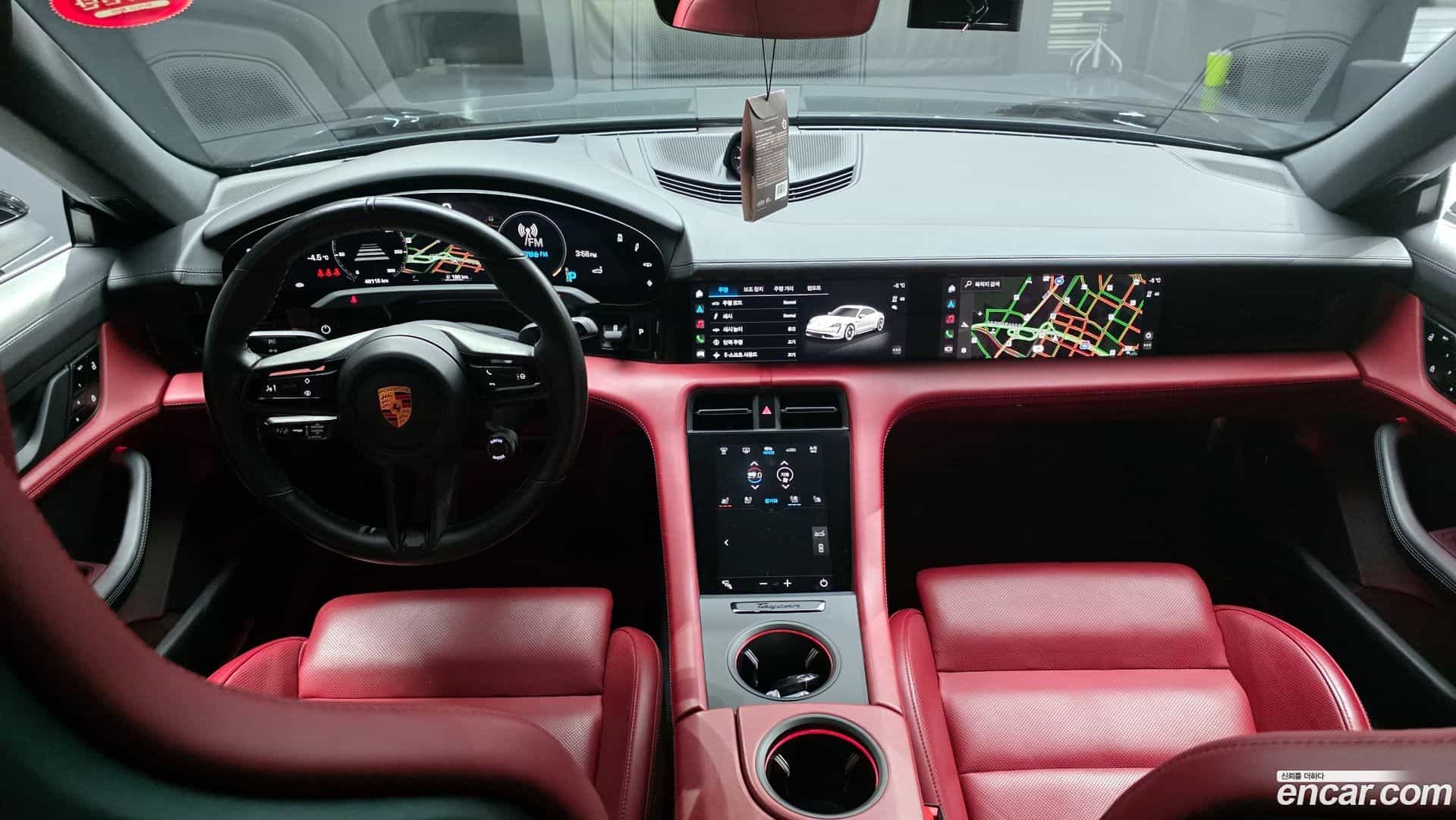 Taycan Porsche 2021.1-INNER-007