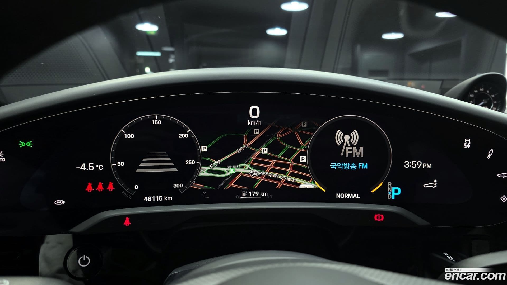 Main__Slider__Photo:Taycan Porsche 2021.1-7