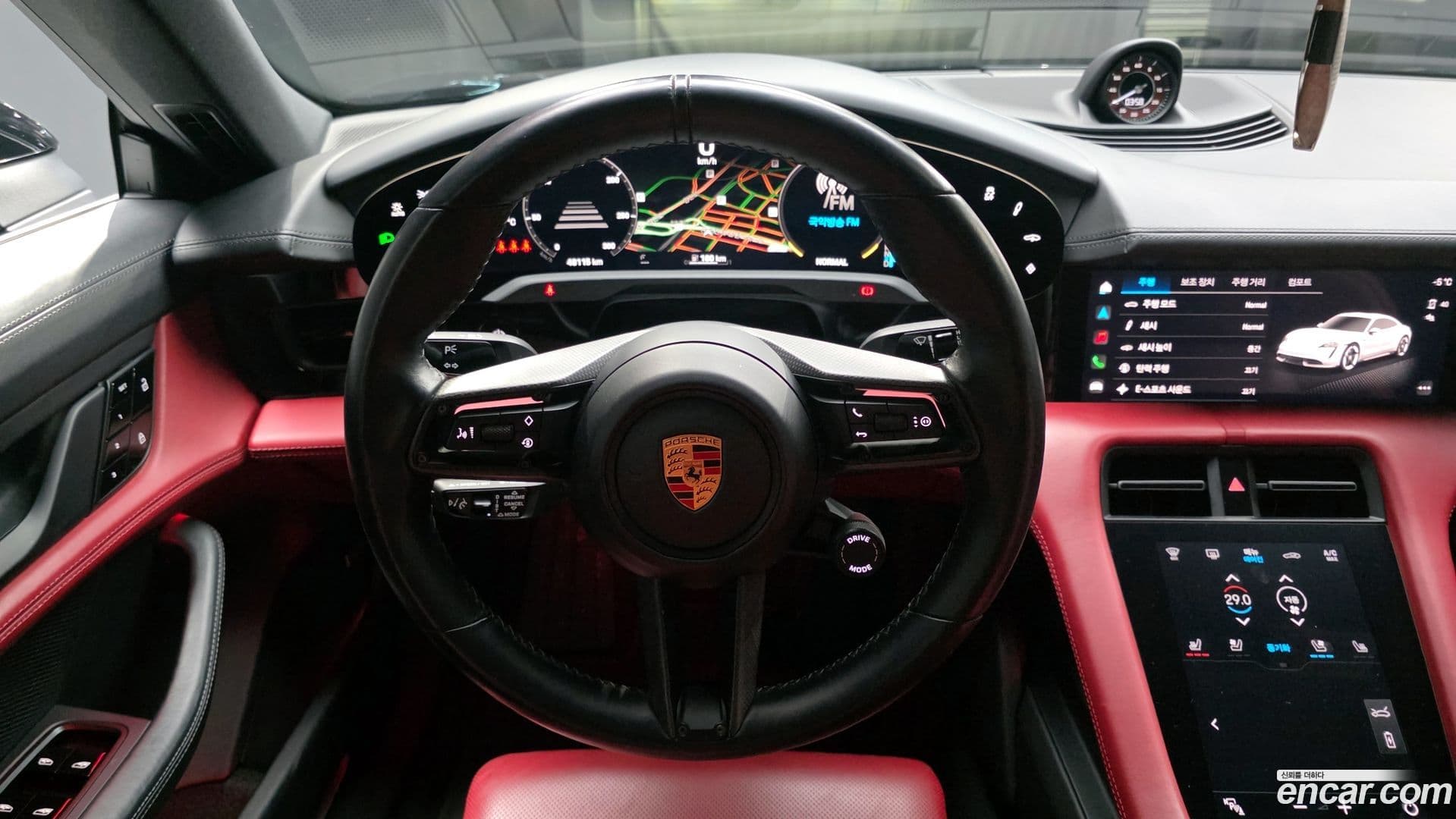 Main__Slider__Photo:Taycan Porsche 2021.1-12