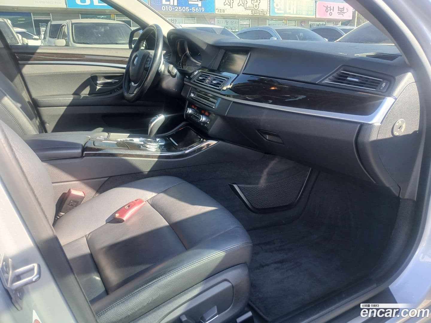 Main__Slider__Photo:5-Series BMW 2014.8-6