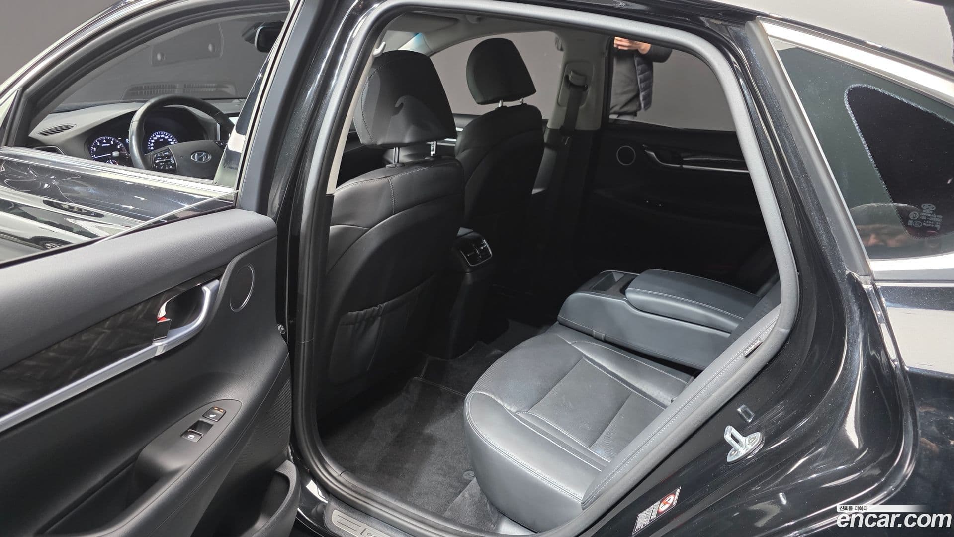 Main__Slider__Photo:Grandeur Hyundai 2018.11-10