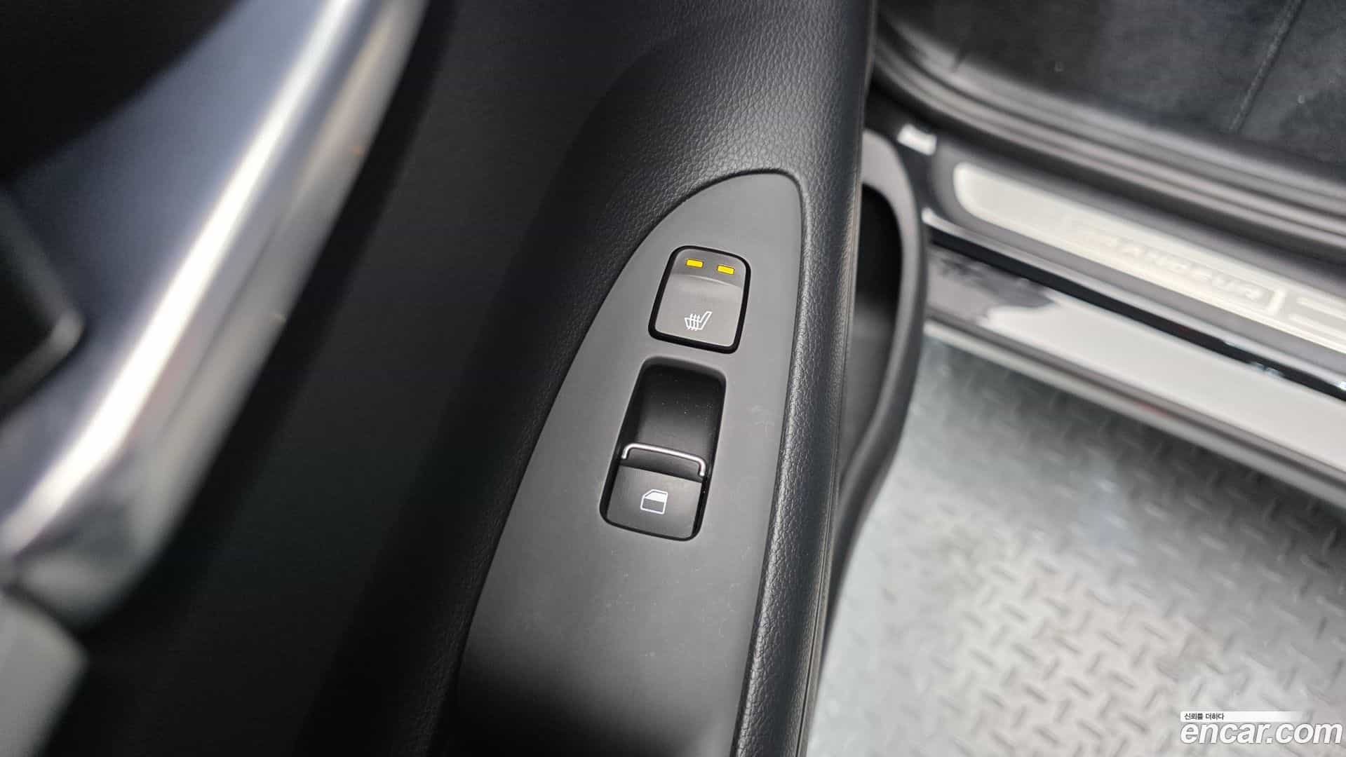 Grandeur Hyundai 2018.11-OPTION-024