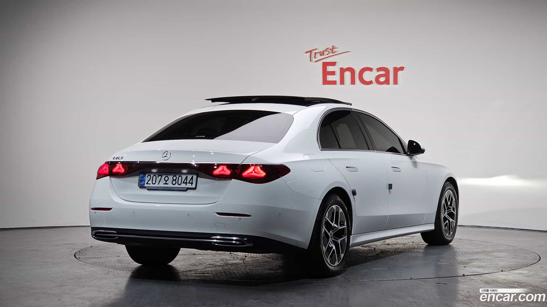 E-Class Mercedes-Benz 2024.11-OUTER-002