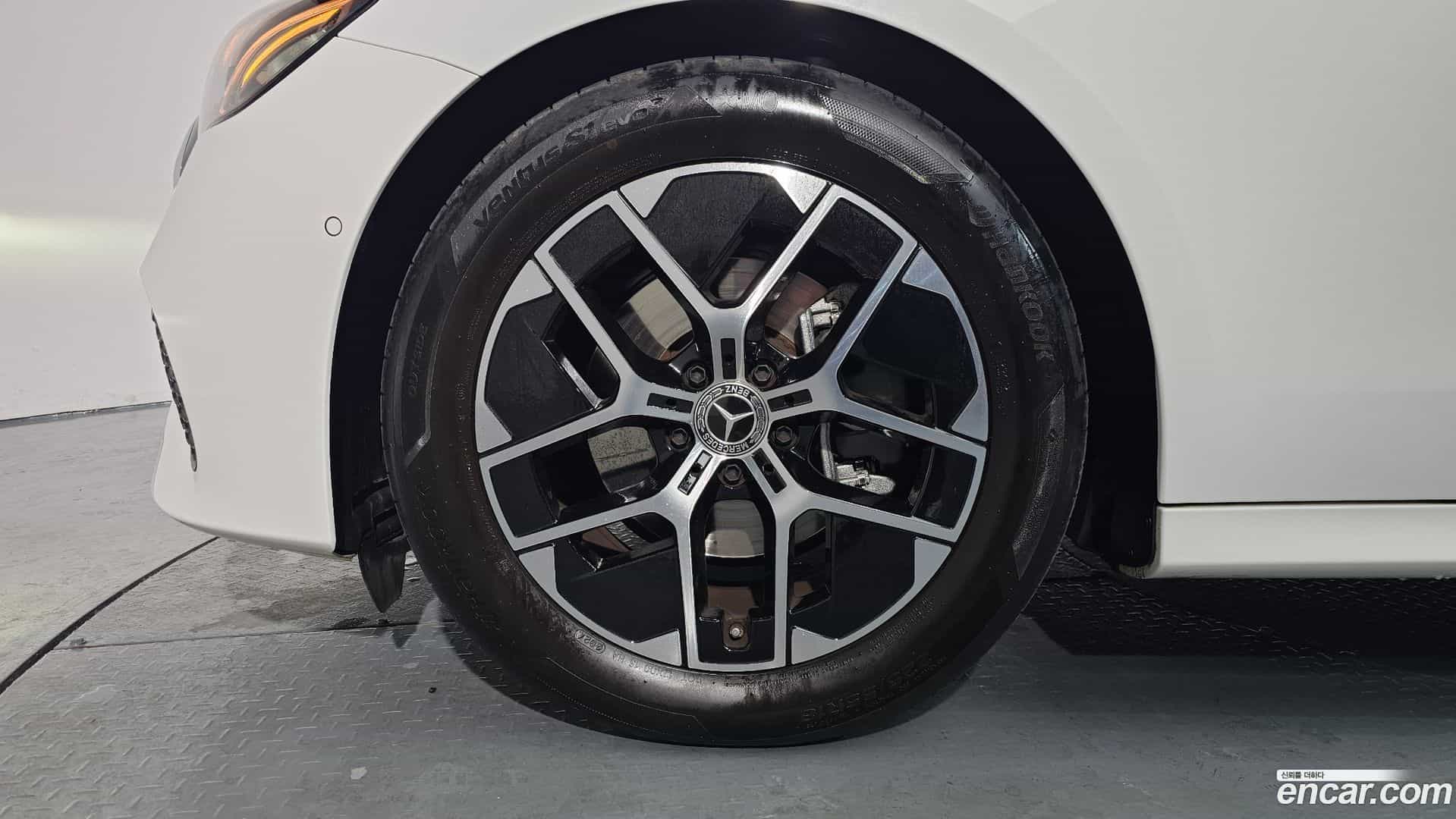 E-Class Mercedes-Benz 2024.11-OUTER-005