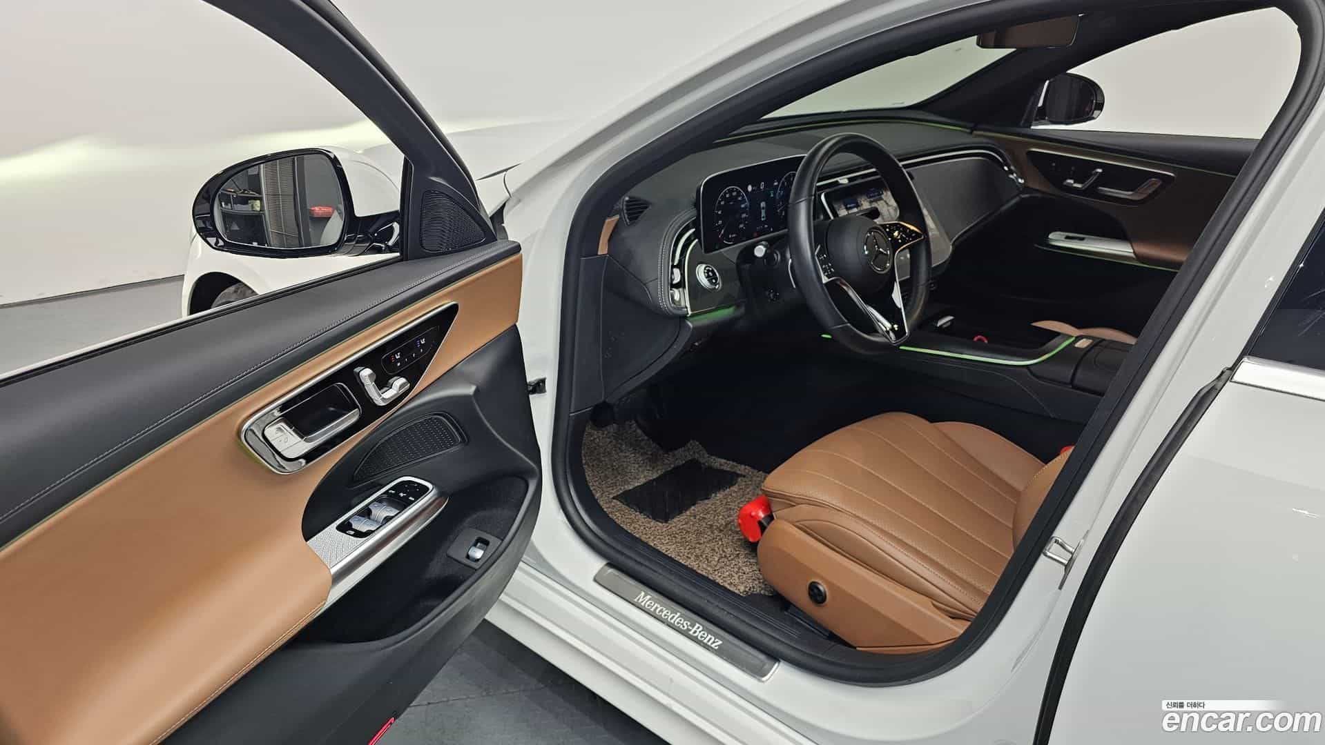 E-Class Mercedes-Benz 2024.11-OPTION-015