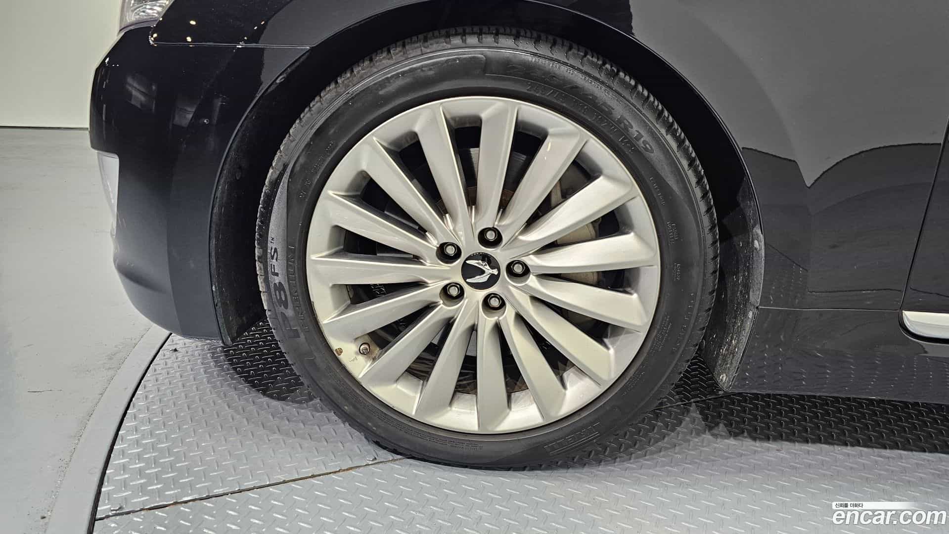 Equus Hyundai 2015.2-OUTER-005