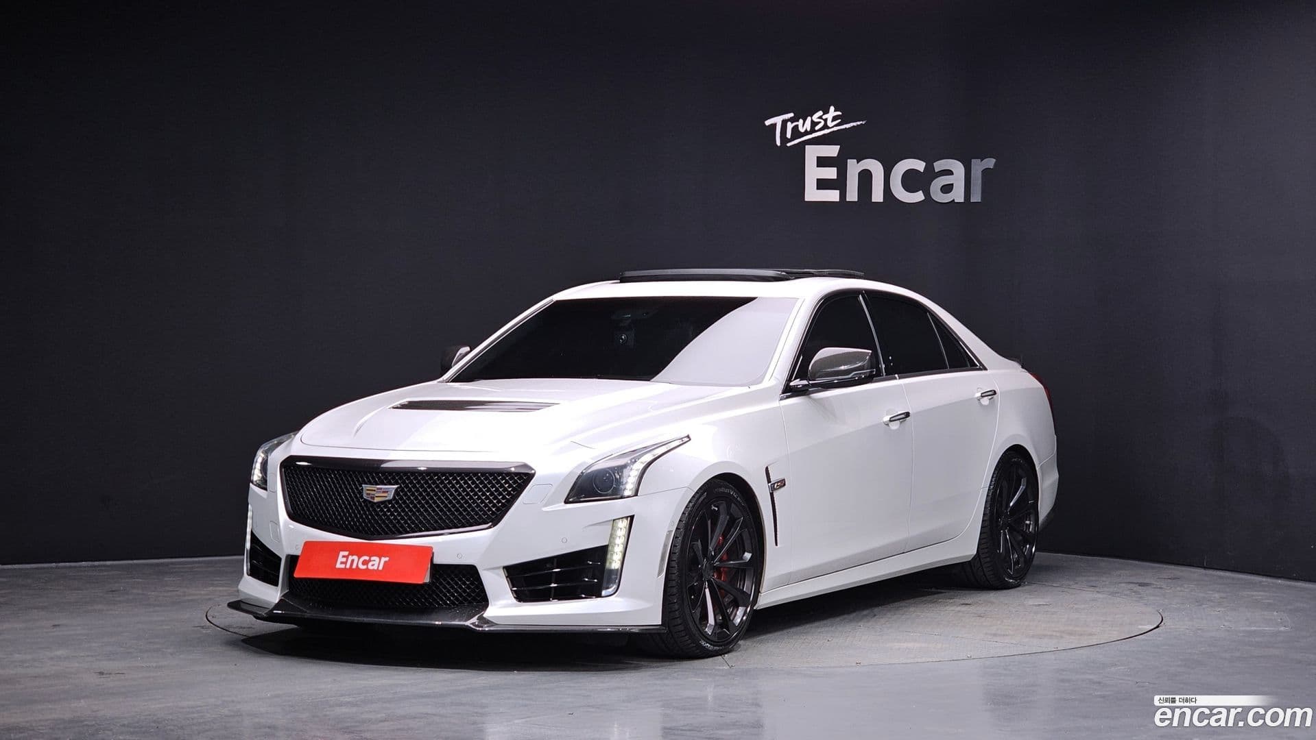 Main__Slider__Photo:CTS-V Cadillac 2016.8-0