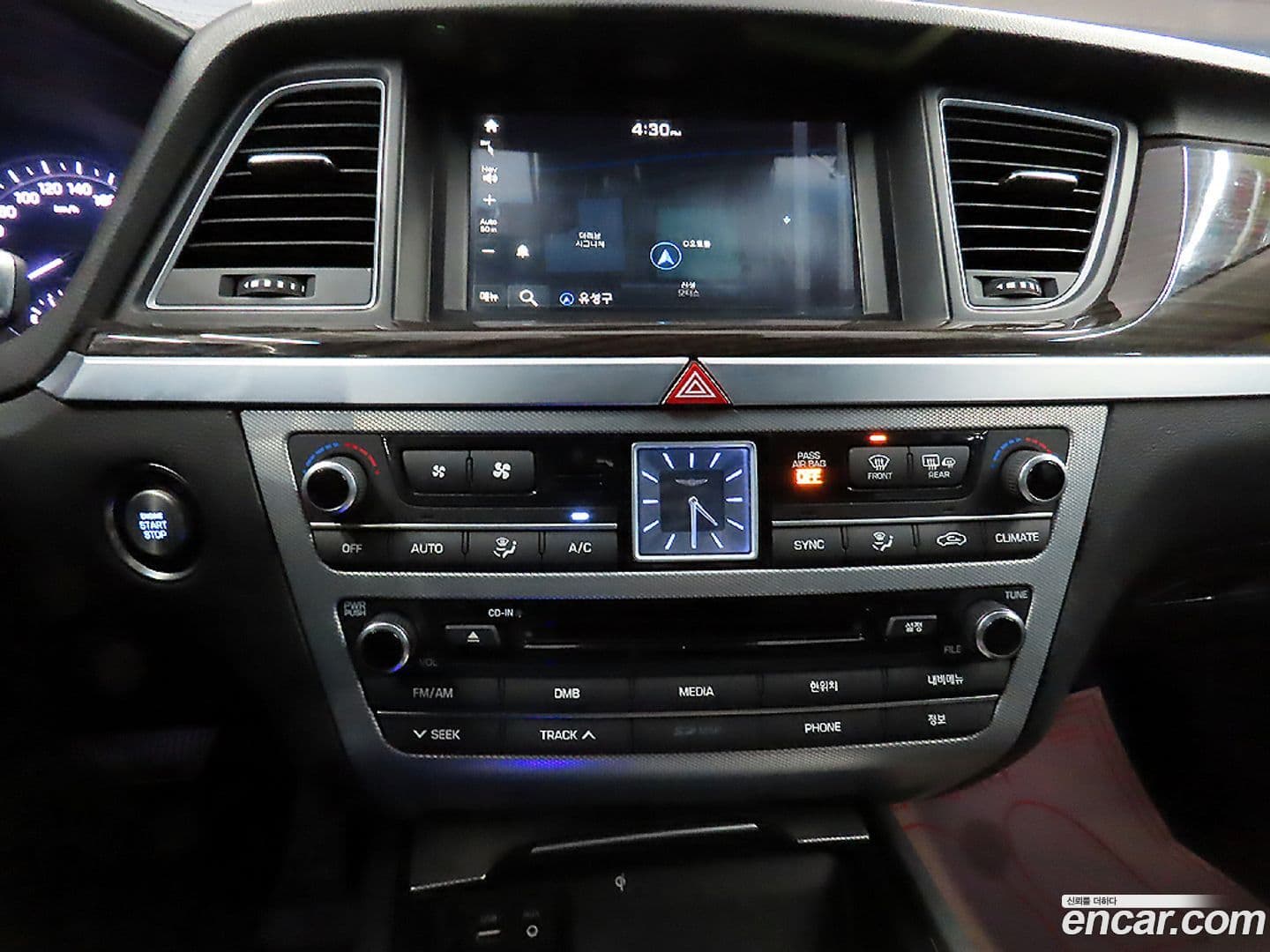 Main__Slider__Photo:G80 Genesis 2016.9-12