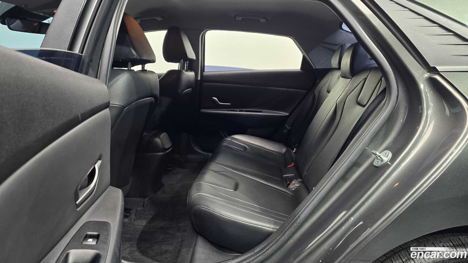 AVANTE Hyundai 2021.4-OPTION-016